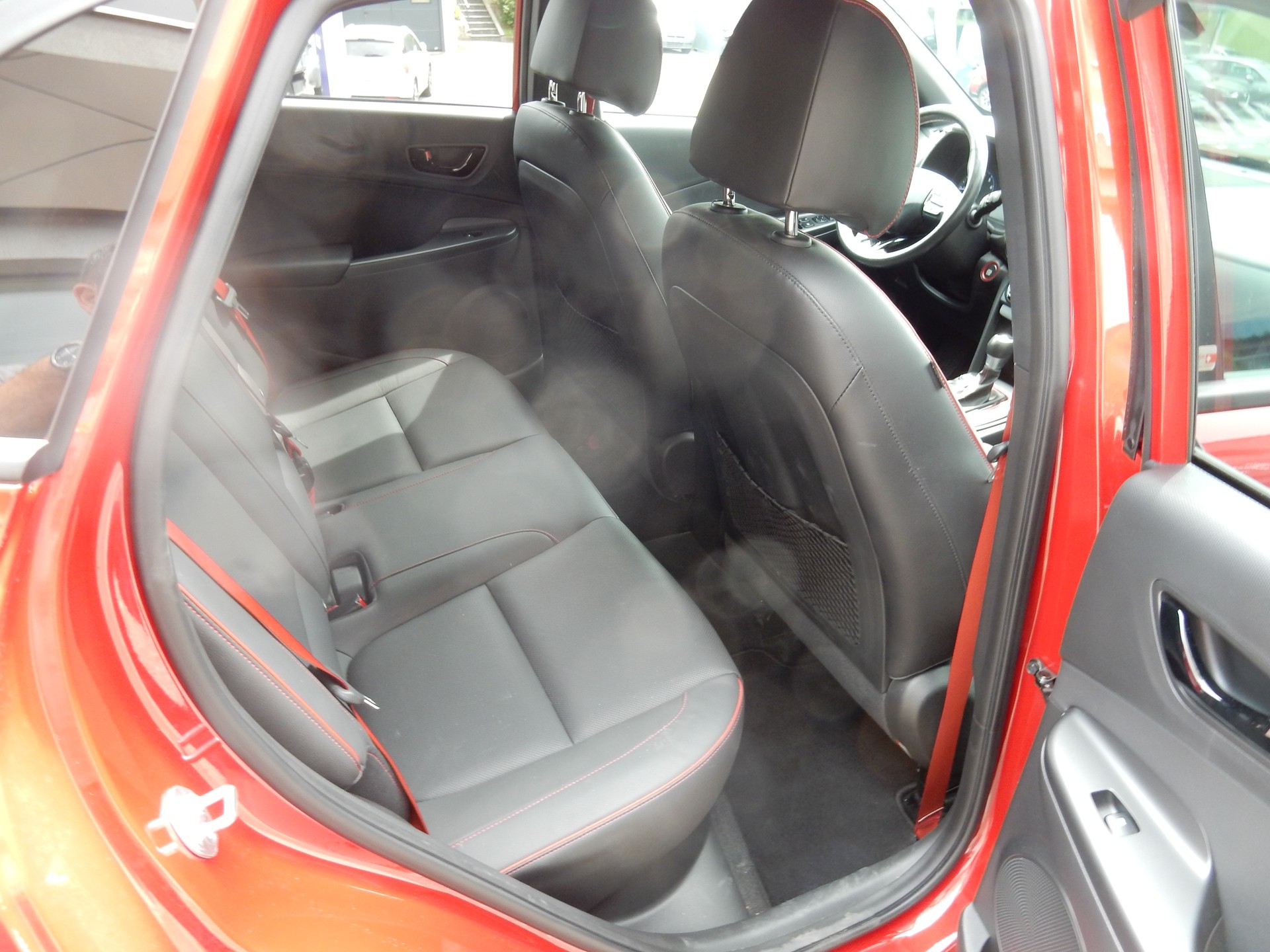 HYUNDAI Kona 1.6 T-GDi Launch Plus 4WD DCT-image-20