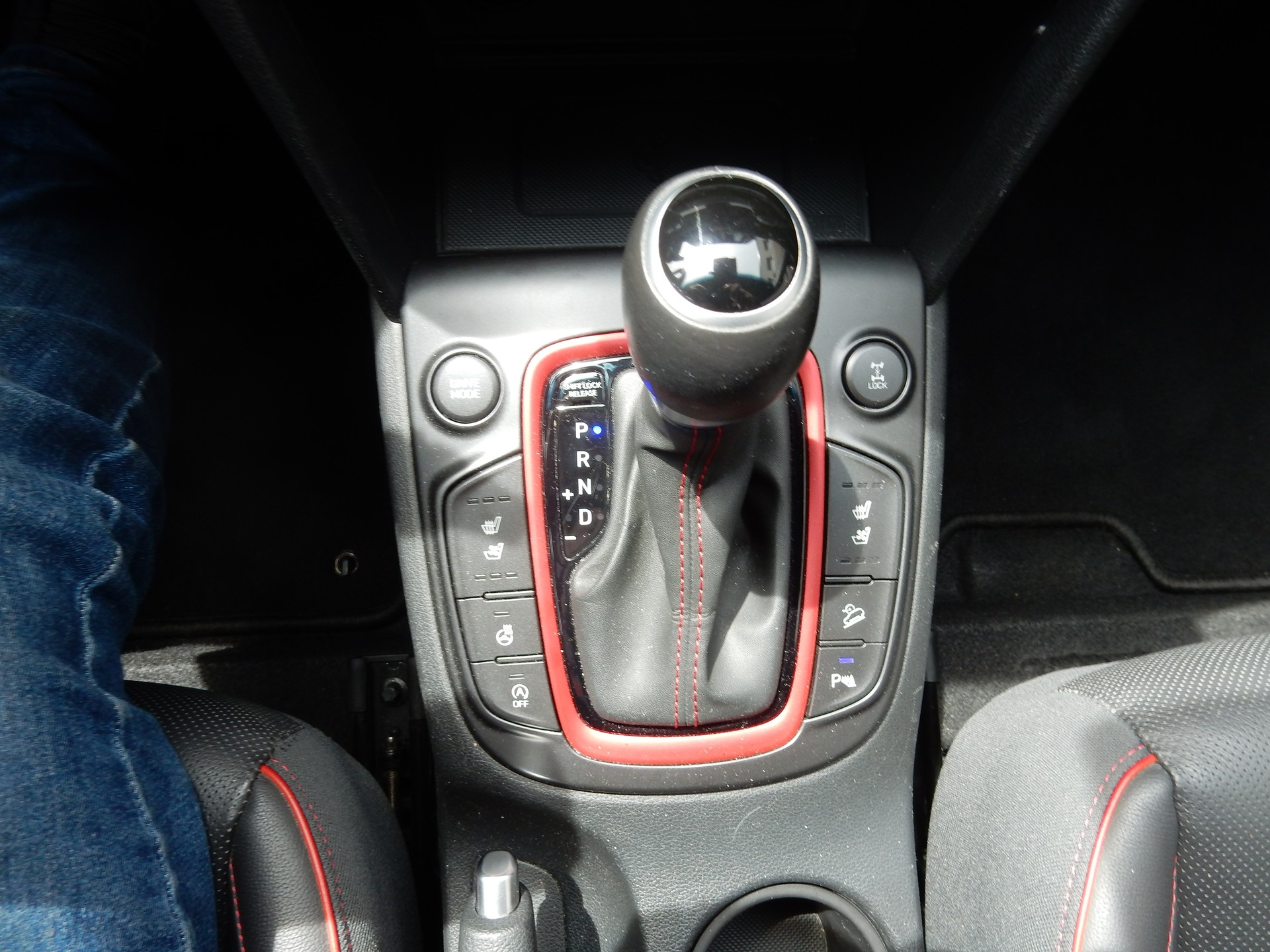 HYUNDAI Kona 1.6 T-GDi Launch Plus 4WD DCT-image-14