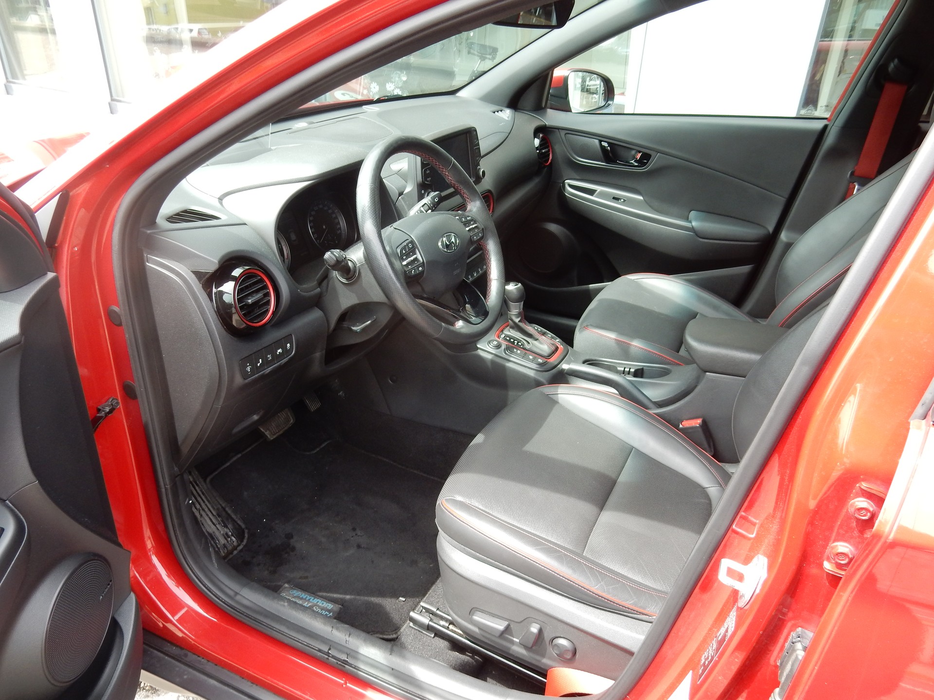 HYUNDAI Kona 1.6 T-GDi Launch Plus 4WD DCT-image-6