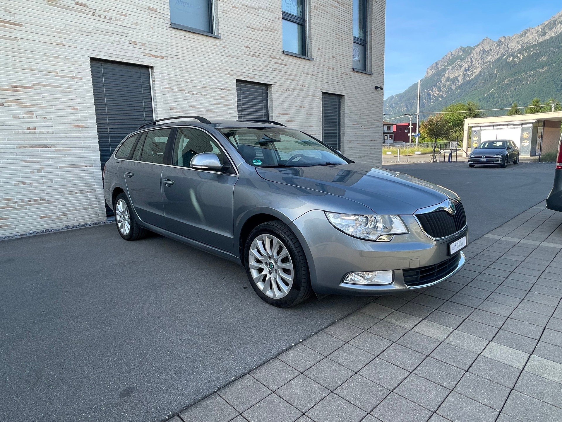 SKODA Superb 2.0tdi 4x4 170ps-image-5