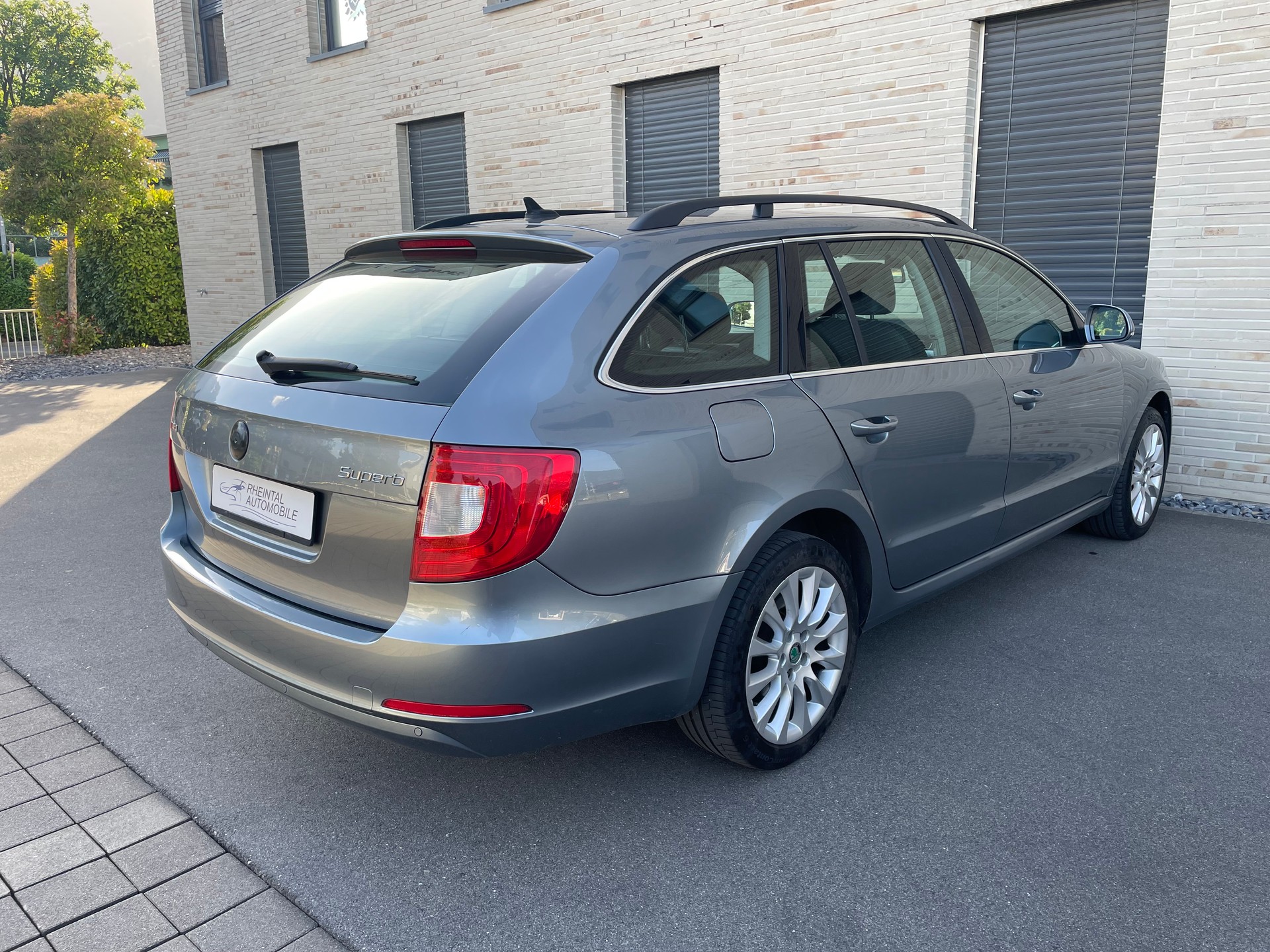 SKODA Superb 2.0tdi 4x4 170ps-image-9