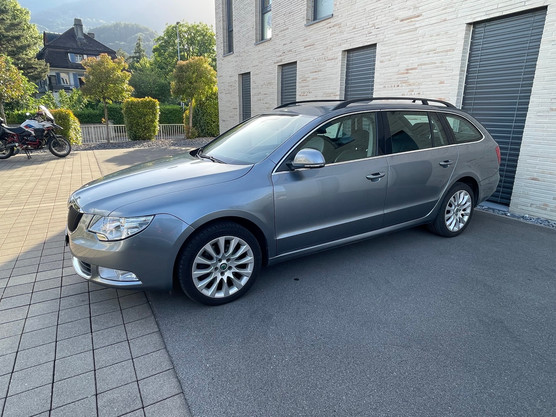 SKODA Superb 2.0tdi 4x4 170ps-image-2