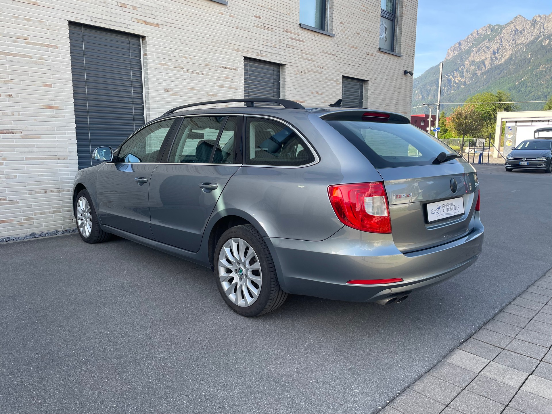 SKODA Superb 2.0tdi 4x4 170ps-image-11
