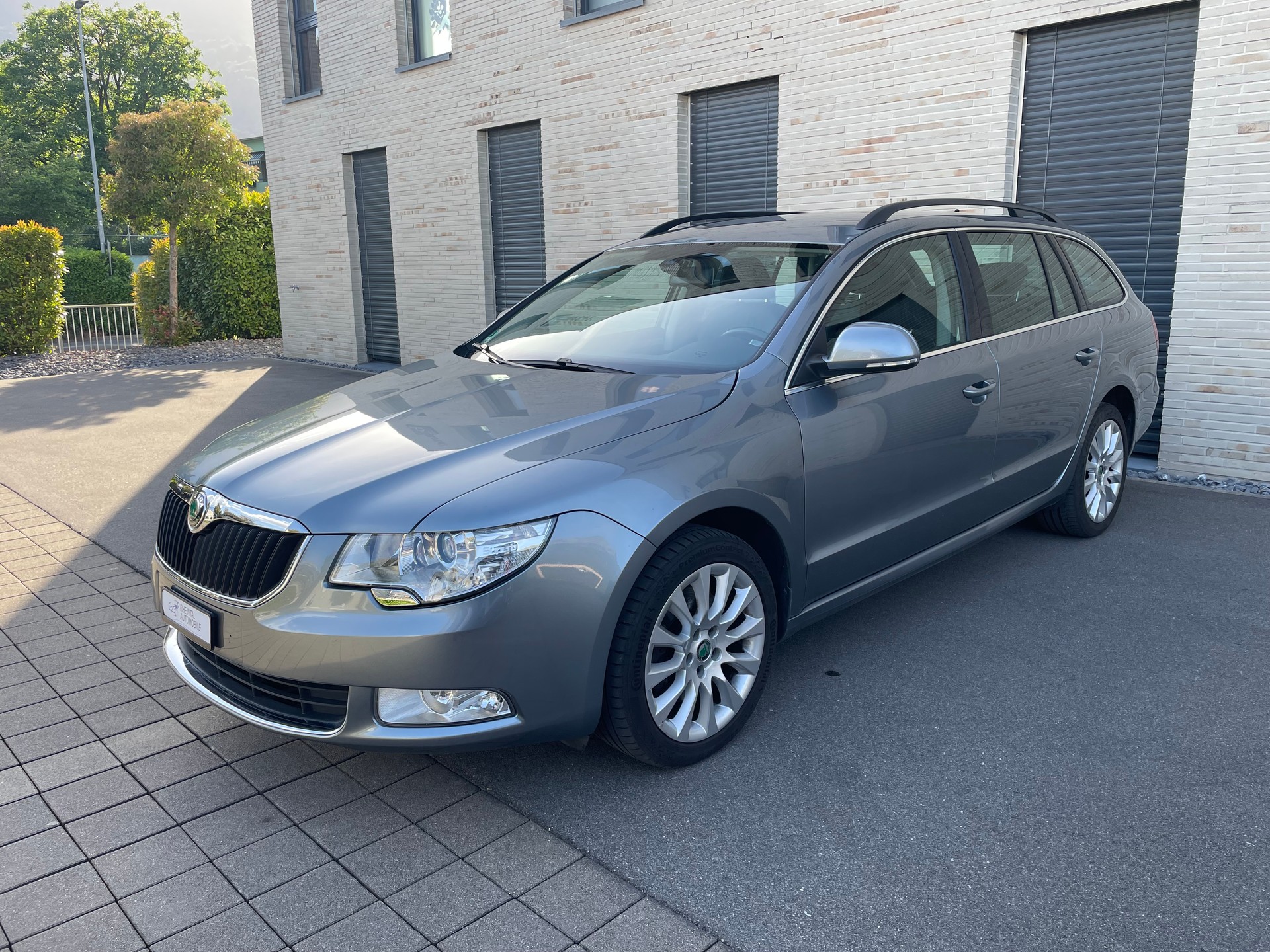 SKODA Superb 2.0tdi 4x4 170ps-image-1