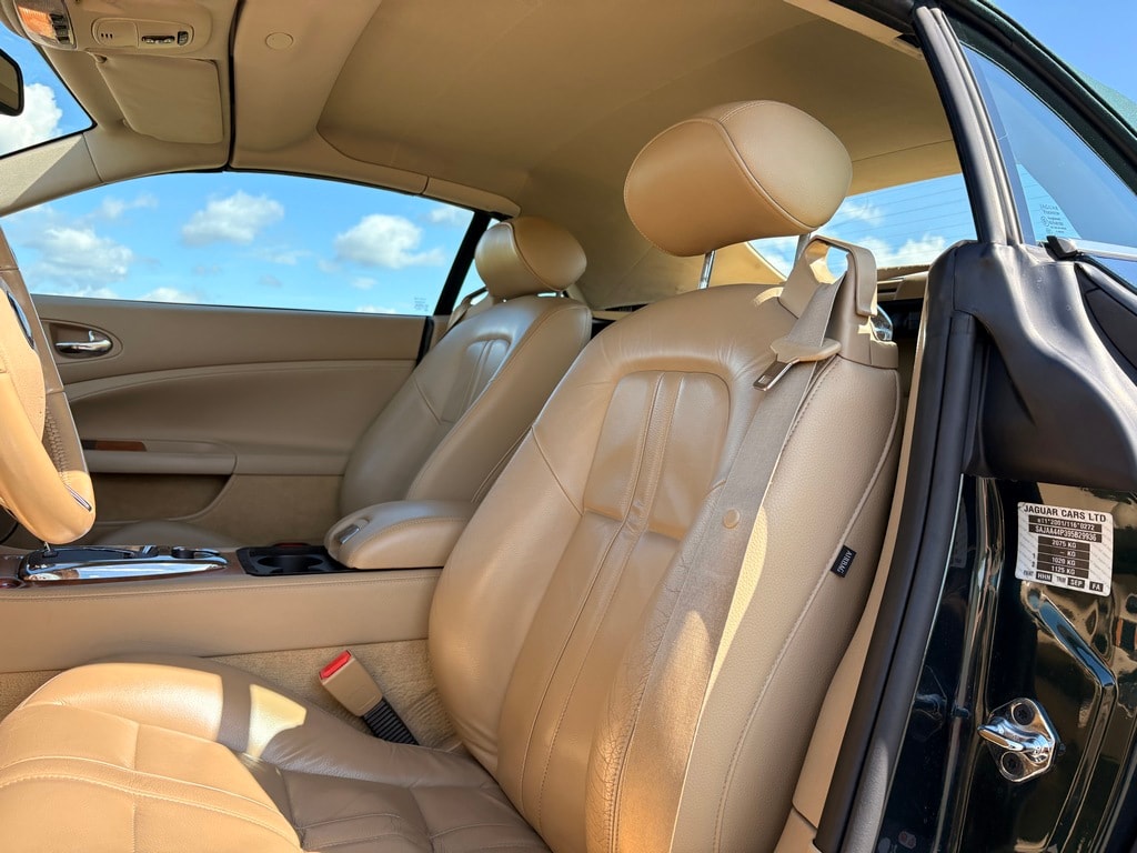 JAGUAR XK Convertible 4.2 V8-image-5