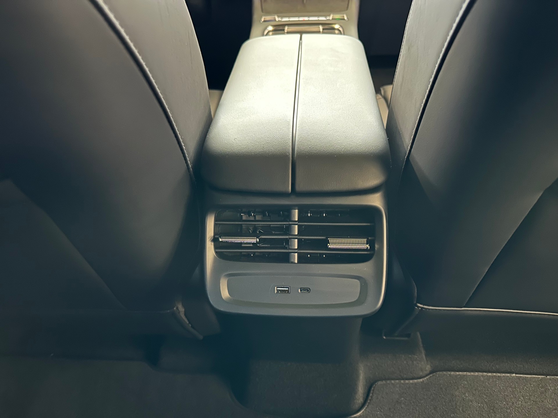 OMODA 7 1.5T SHS PHEV Luxury-image-14