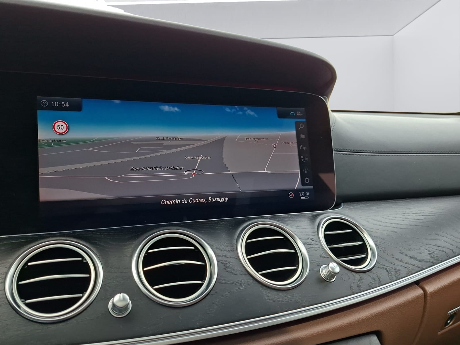 MERCEDES-BENZ E 43 AMG 4 Matic 9G-Tronic-image-16