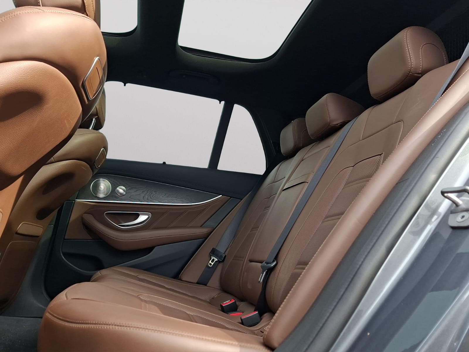 MERCEDES-BENZ E 43 AMG 4 Matic 9G-Tronic-image-8