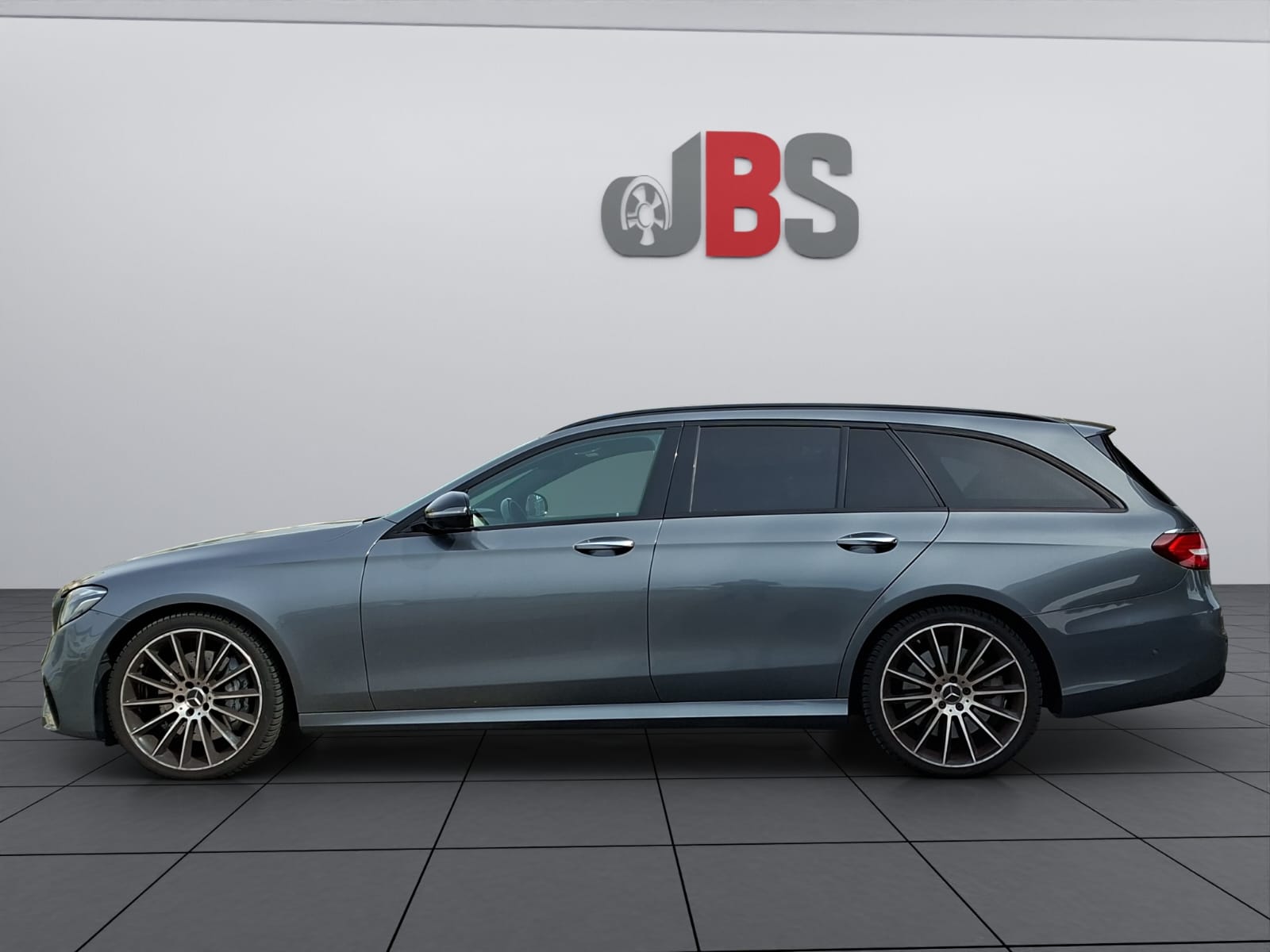 MERCEDES-BENZ E 43 AMG 4 Matic 9G-Tronic-showroom-element-3