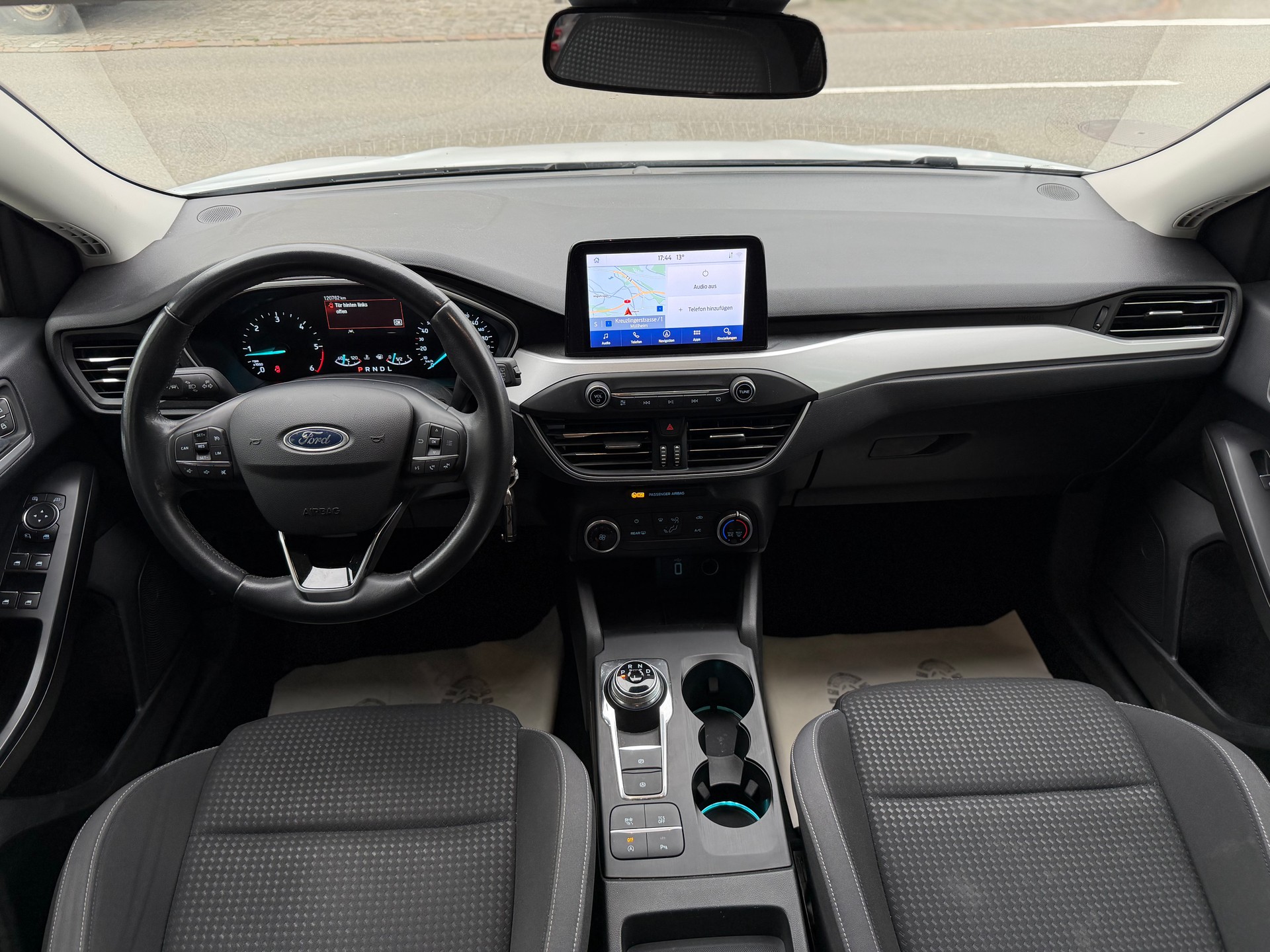 FORD Focus 1.5 TDCi Trend+ Automat *Frisch MFK + SERVICE*KLIMA*-image-7