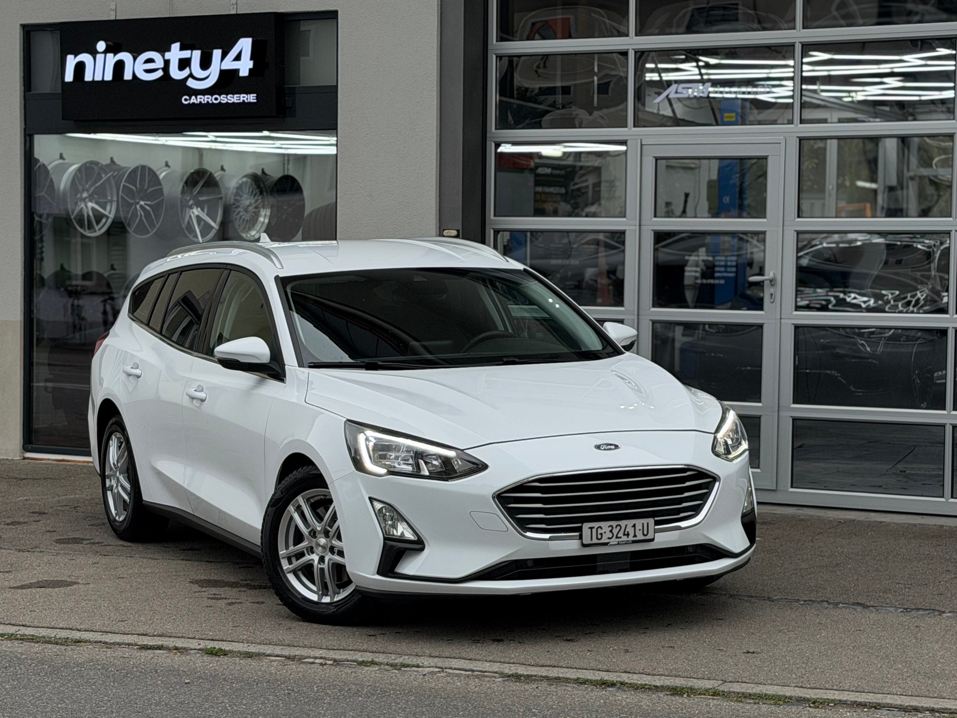 FORD Focus 1.5 TDCi Trend+ Automat *Frisch MFK + SERVICE*KLIMA*-image-5