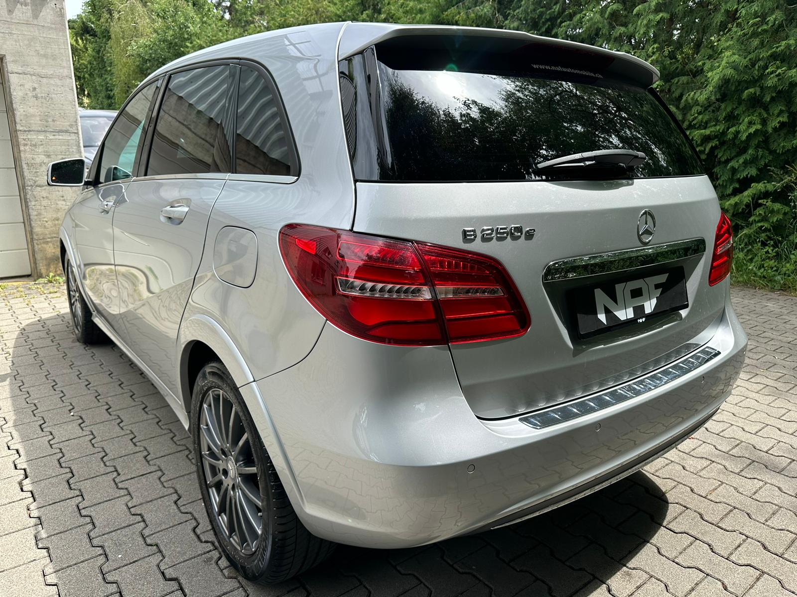 MERCEDES-BENZ B Electric Drive Urban-showroom-element-2