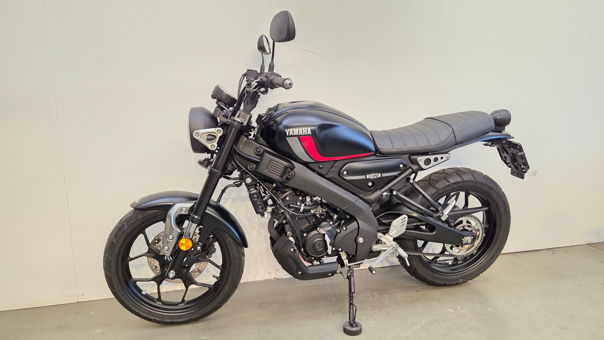 YAMAHA XSR 125-image-3