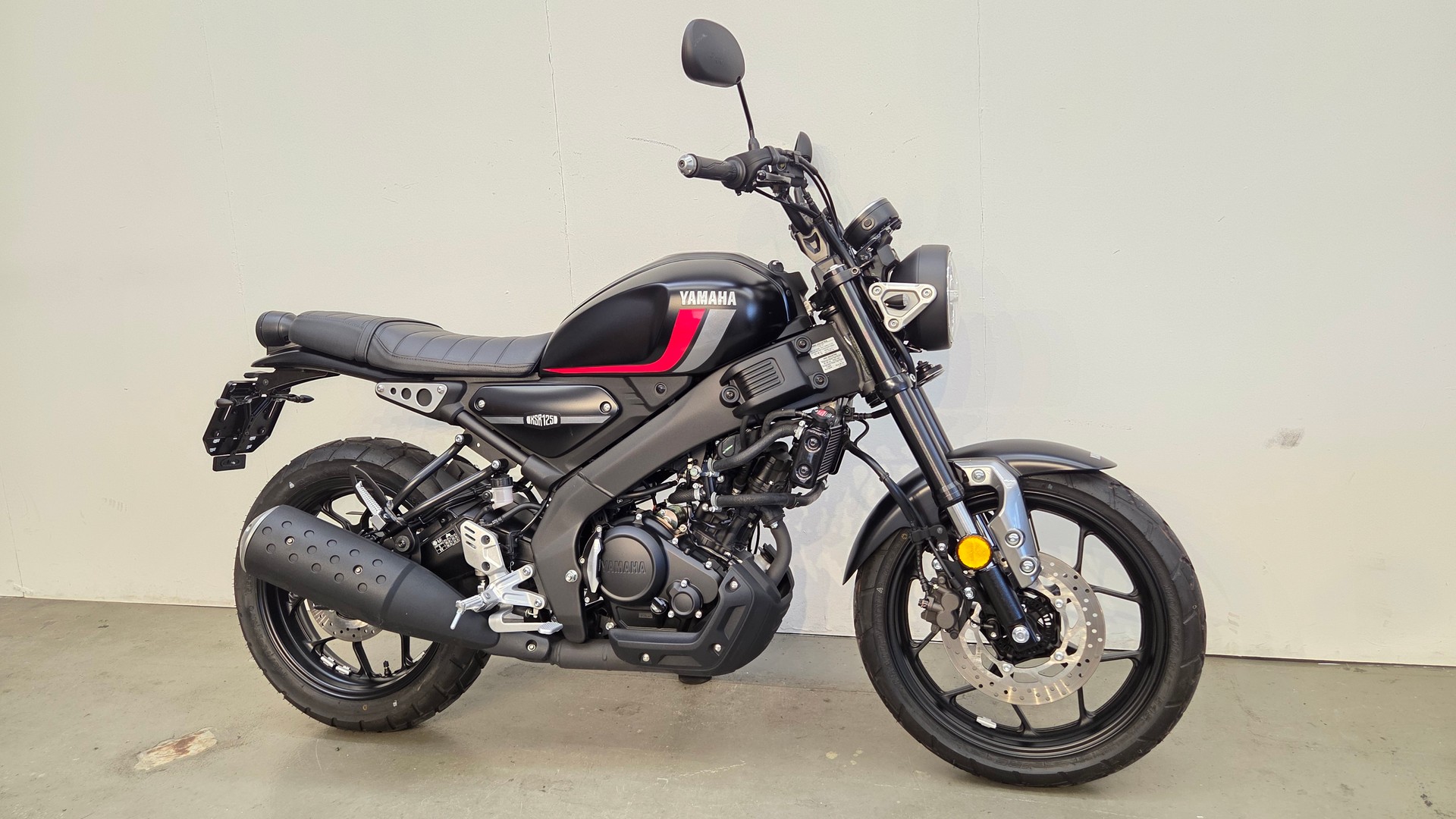YAMAHA XSR 125-image-2