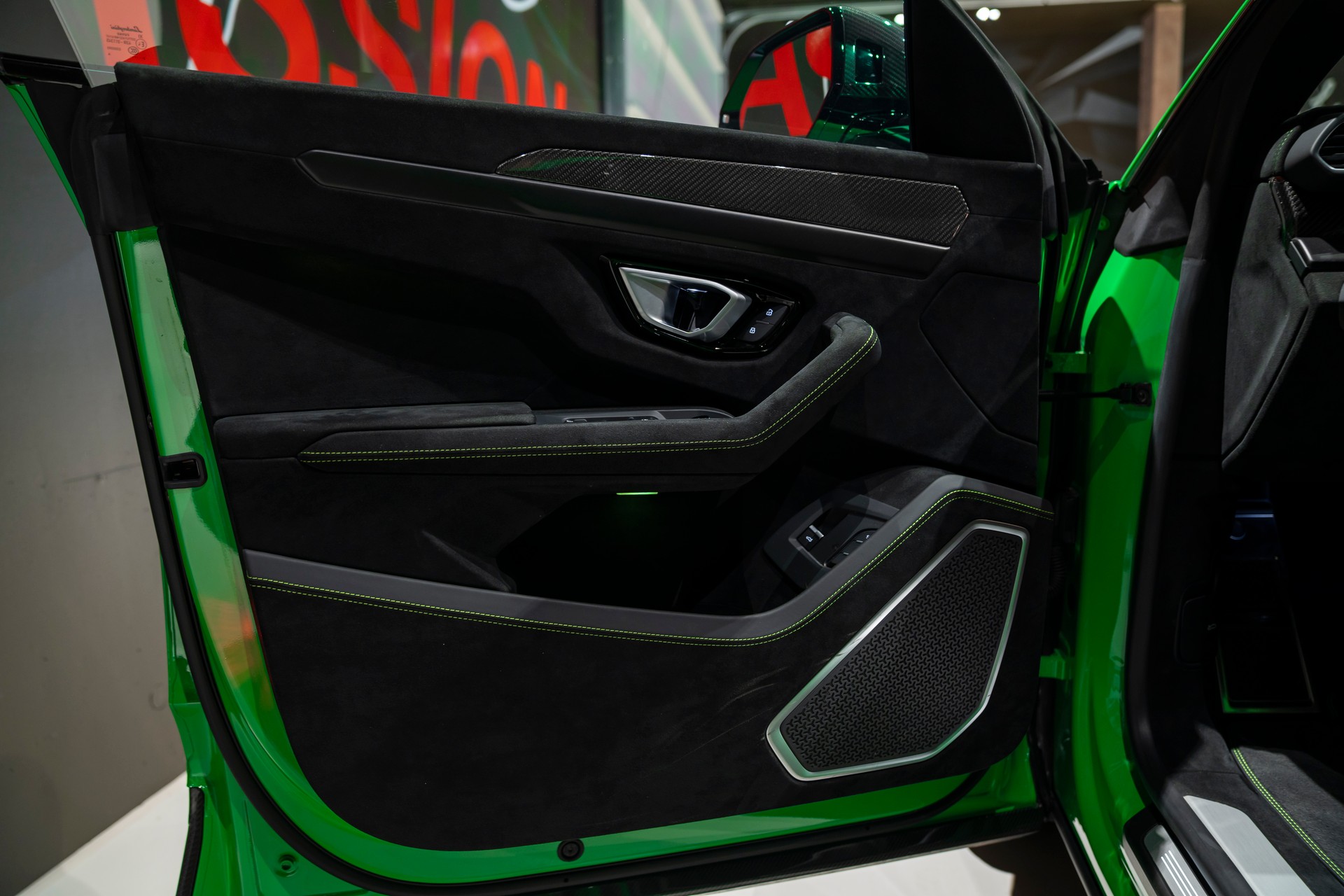 LAMBORGHINI Urus Performante-image-15