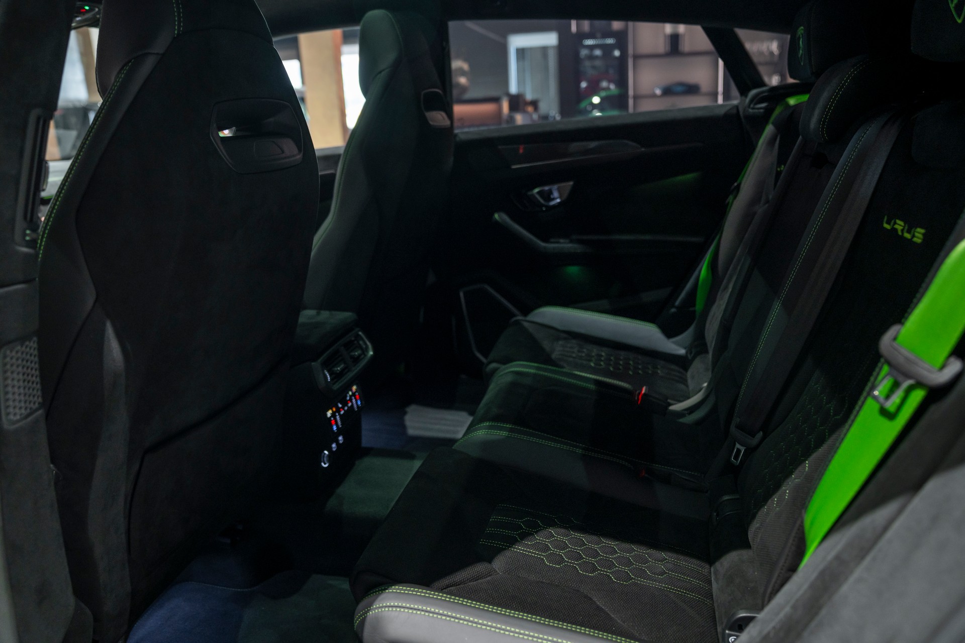 LAMBORGHINI Urus Performante-image-24