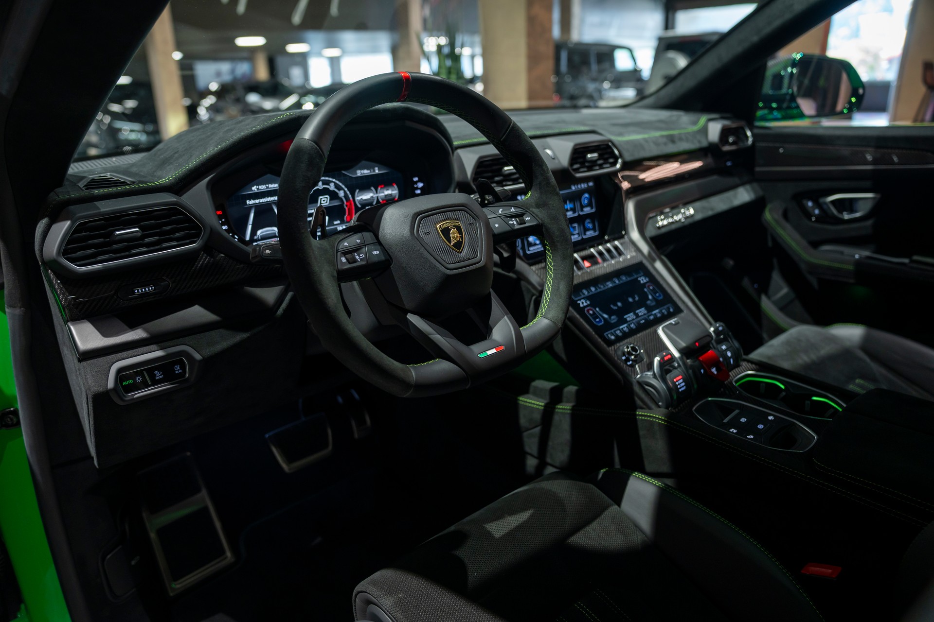 LAMBORGHINI Urus Performante-image-13