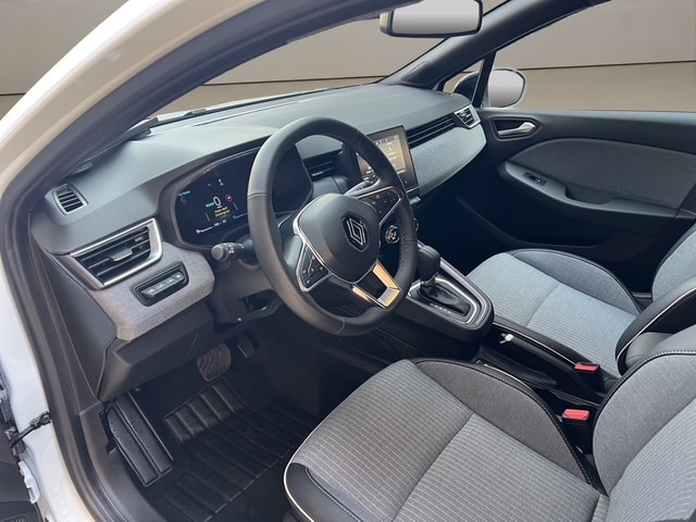 RENAULT Clio E-Tech techno Hybrid-image-4
