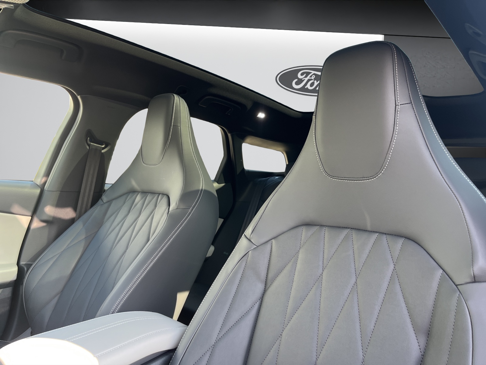 FORD Explorer Elektro 77kWh Dual Extended Range Premium AWD-image-9
