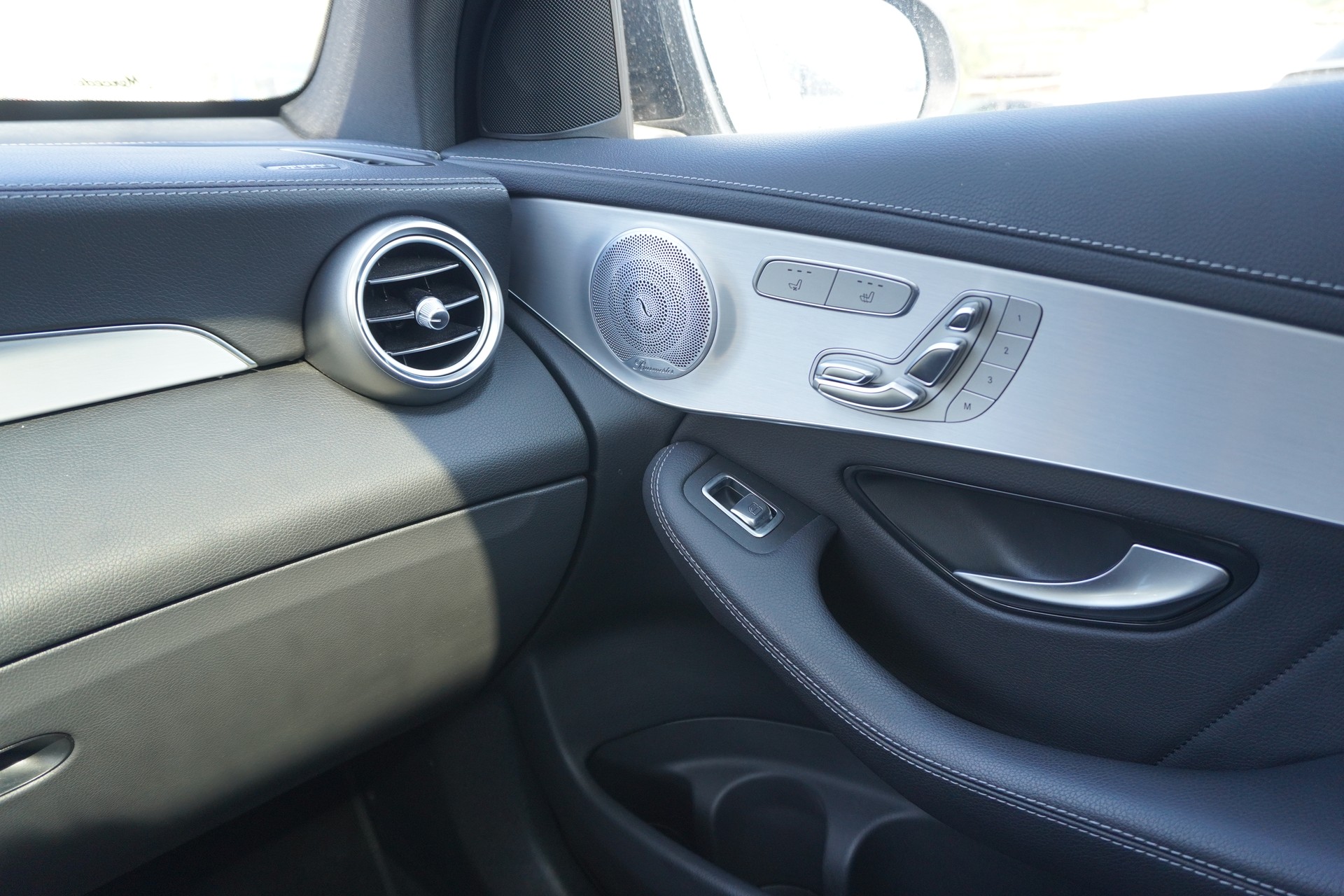 MERCEDES-BENZ GLC Coupé 300 AMG Line 4Matic 9G-Tronic-image-10