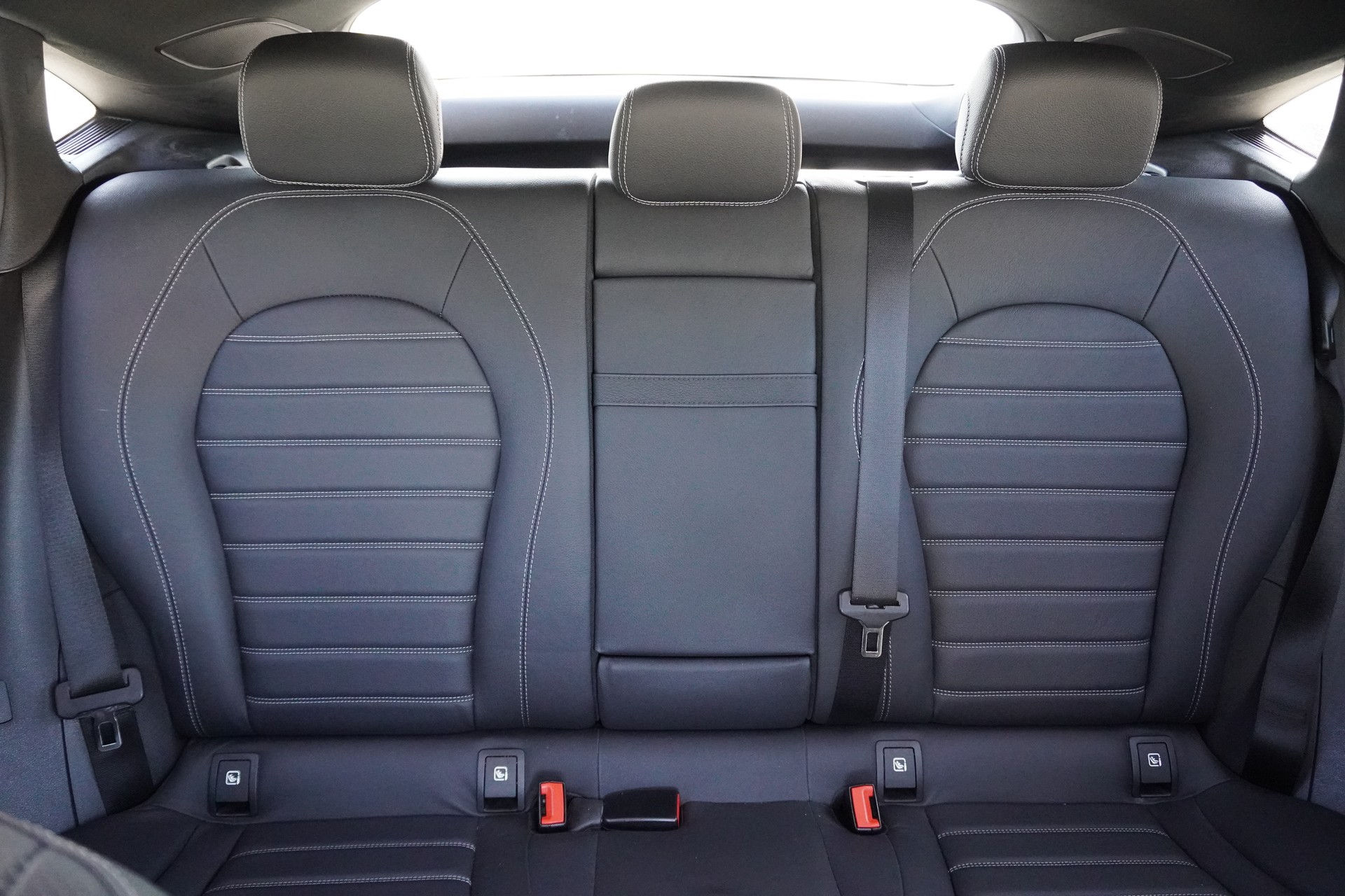 MERCEDES-BENZ GLC Coupé 300 AMG Line 4Matic 9G-Tronic-image-7