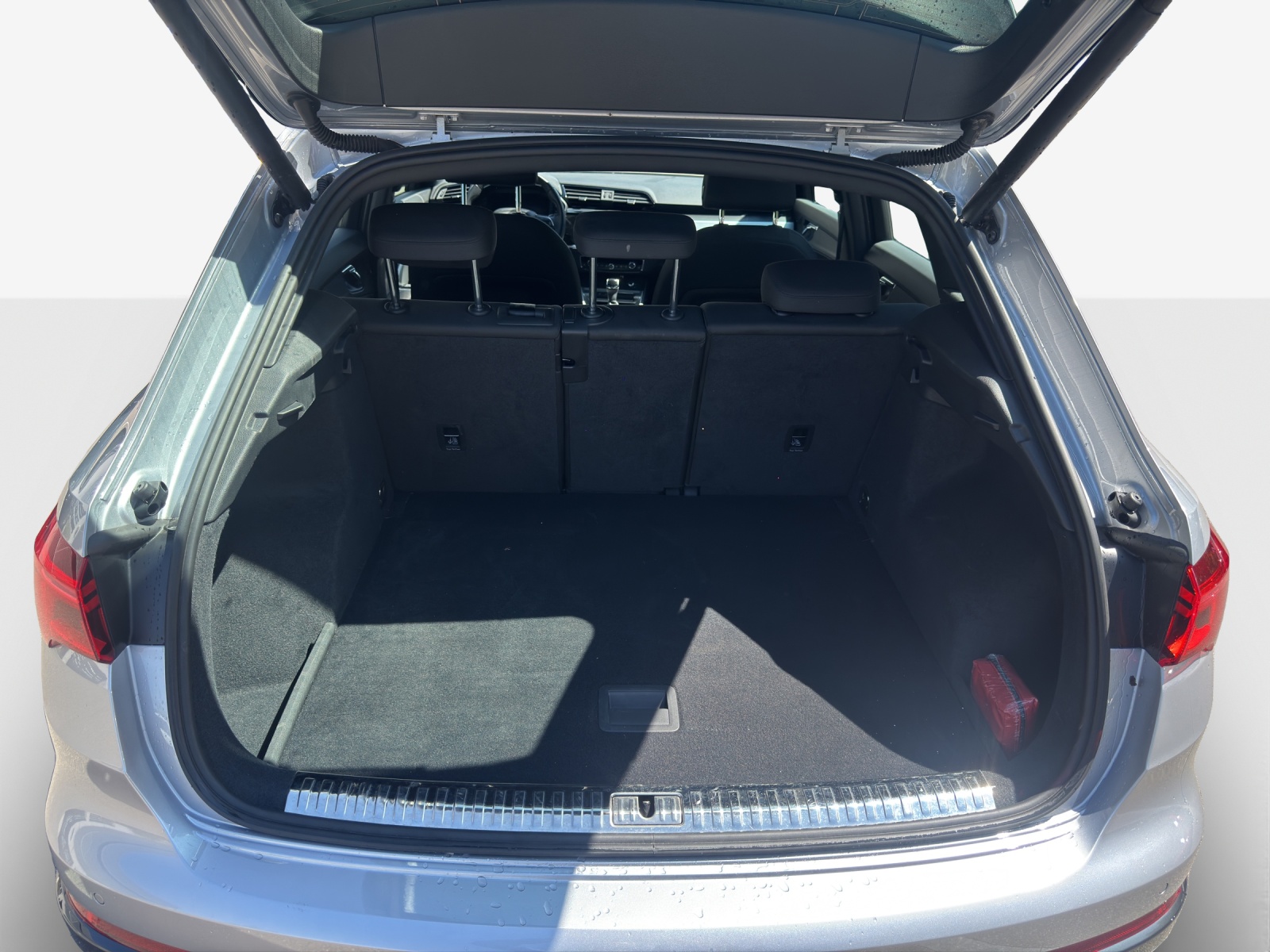 AUDI Q3 40 TDI advanced quattro S-tronic-image-12