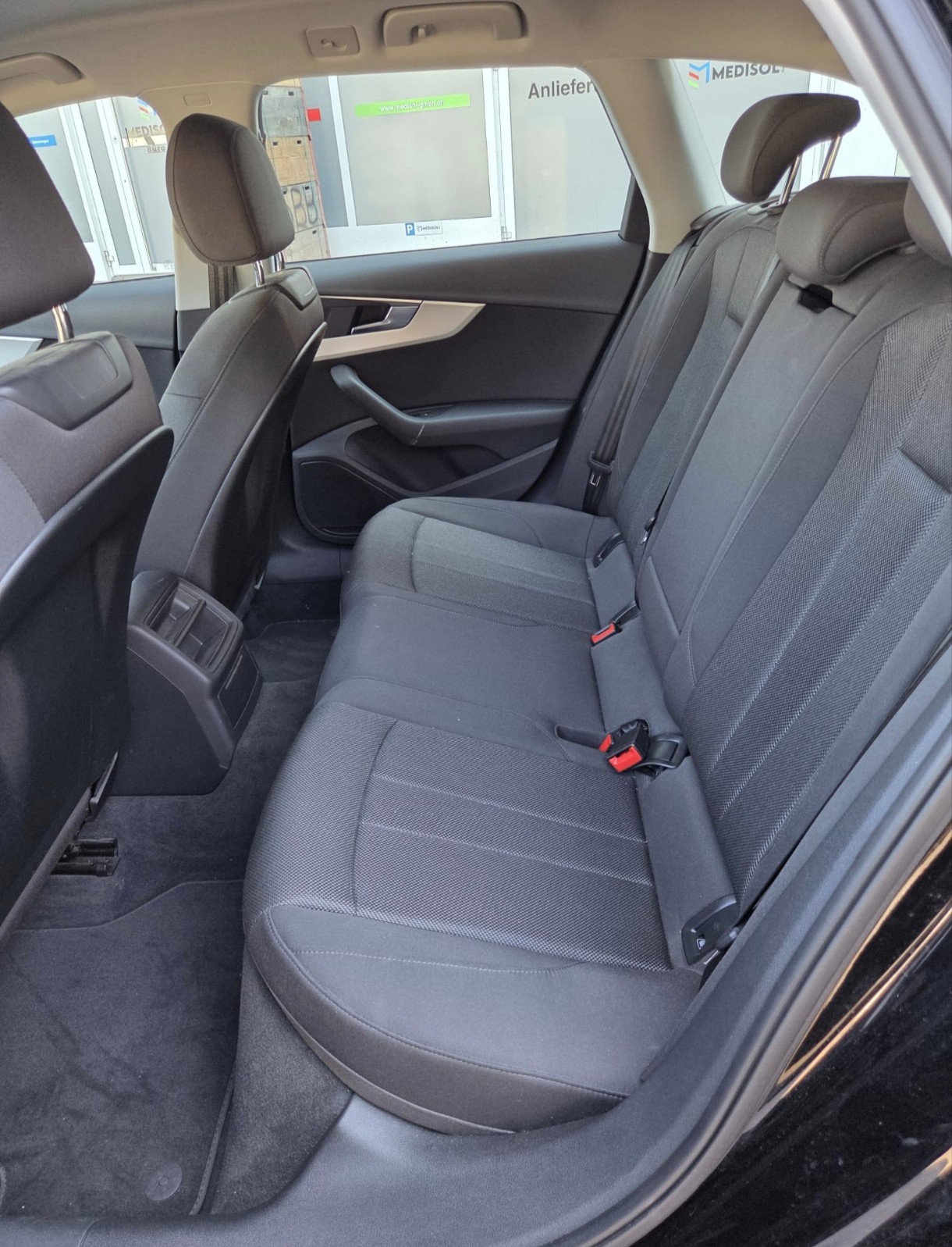 AUDI A4 Avant 2.0 TDI S-tronic-image-10