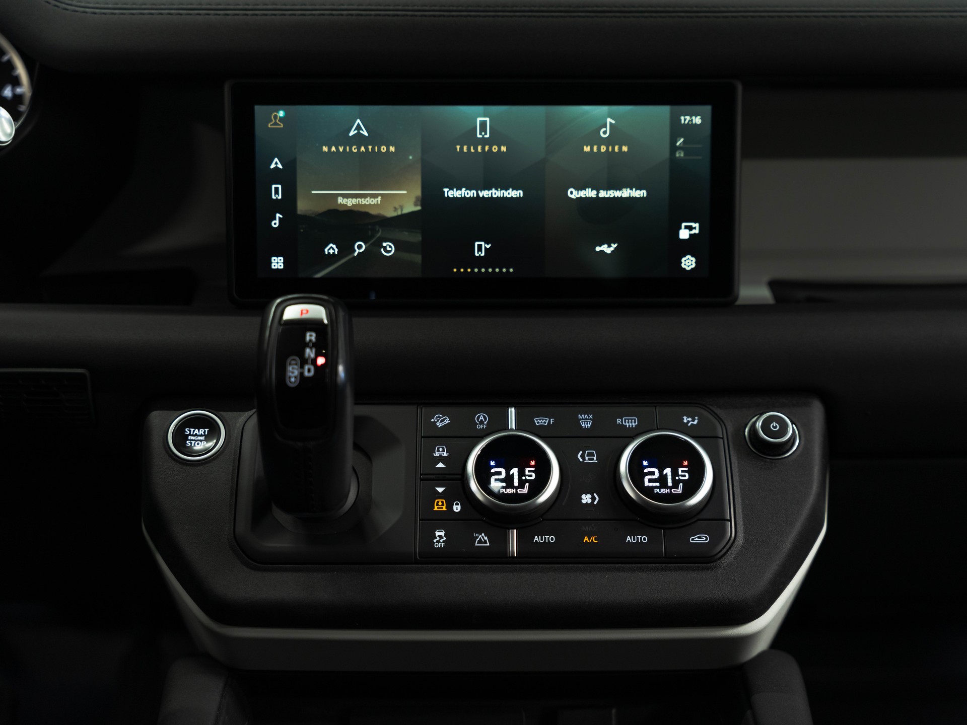 LAND ROVER Defender 90 3.0D I6 250 X-Dynamic SE AT8-image-17