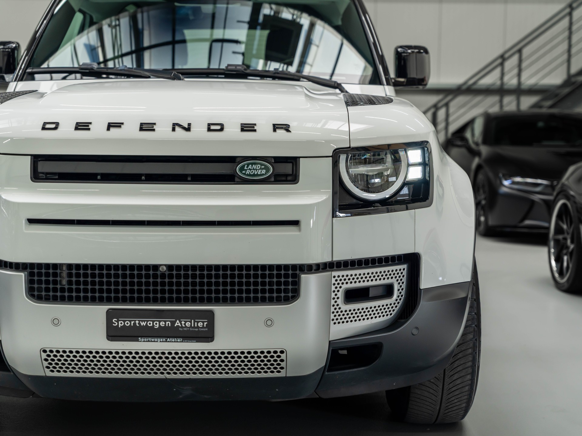 LAND ROVER Defender 90 3.0D I6 250 X-Dynamic SE AT8-image-11