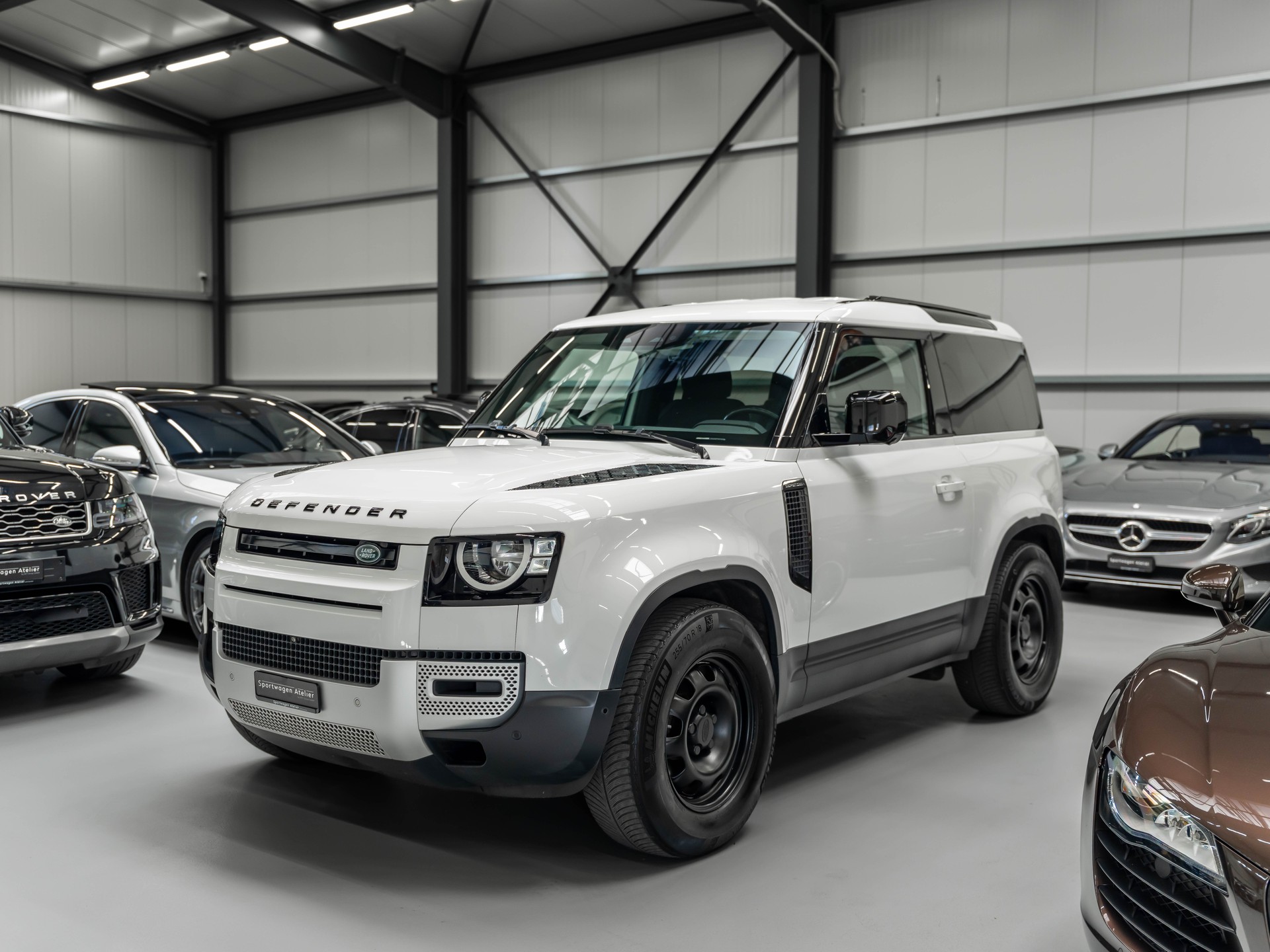 LAND ROVER Defender 90 3.0D I6 250 X-Dynamic SE AT8