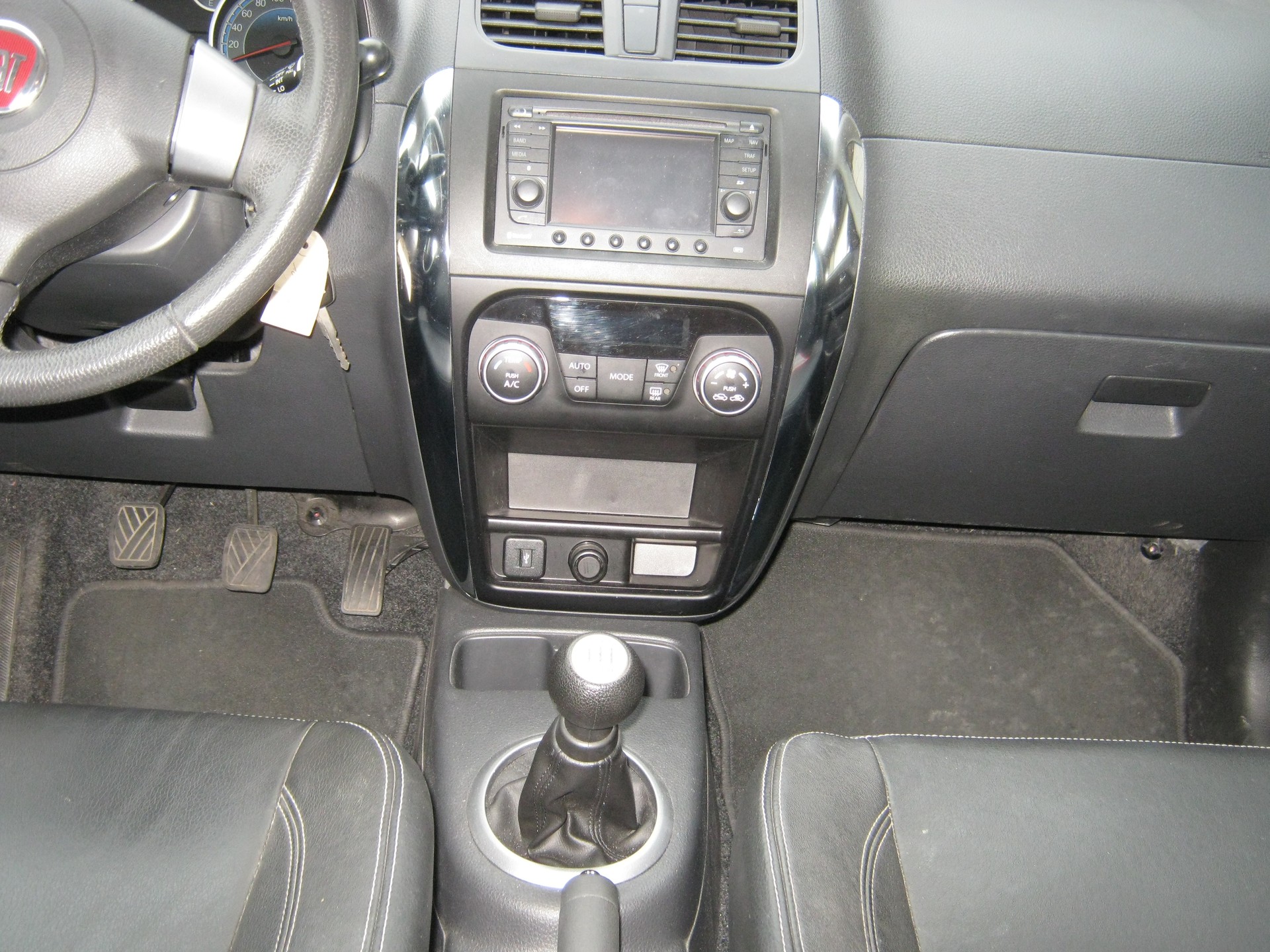 FIAT Sedici 1.6 4WD Cross-image-10
