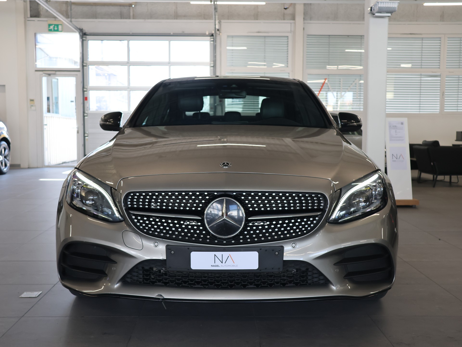 MERCEDES-BENZ Mercedes-Benz C300d E *Panoramadach* *Sitzheizung* *360 Kamera*-showroom-element-2