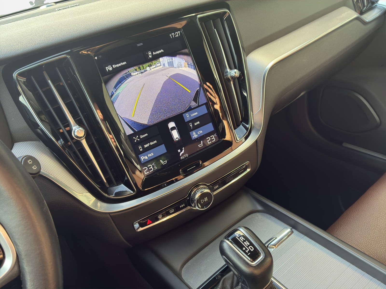 VOLVO V60 2.0 T5 Inscription-image-9