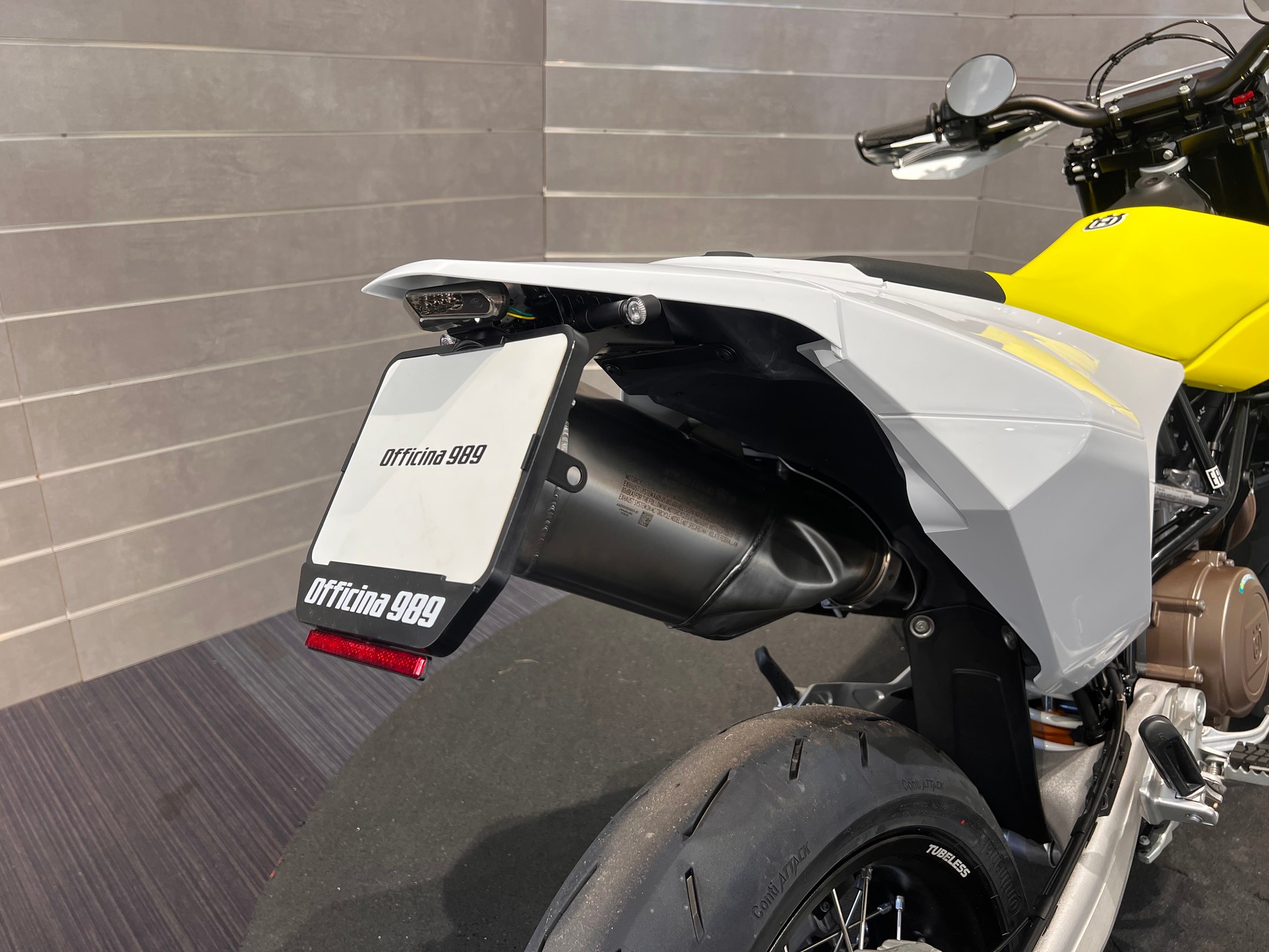 HUSQVARNA 701 Supermoto-image-11