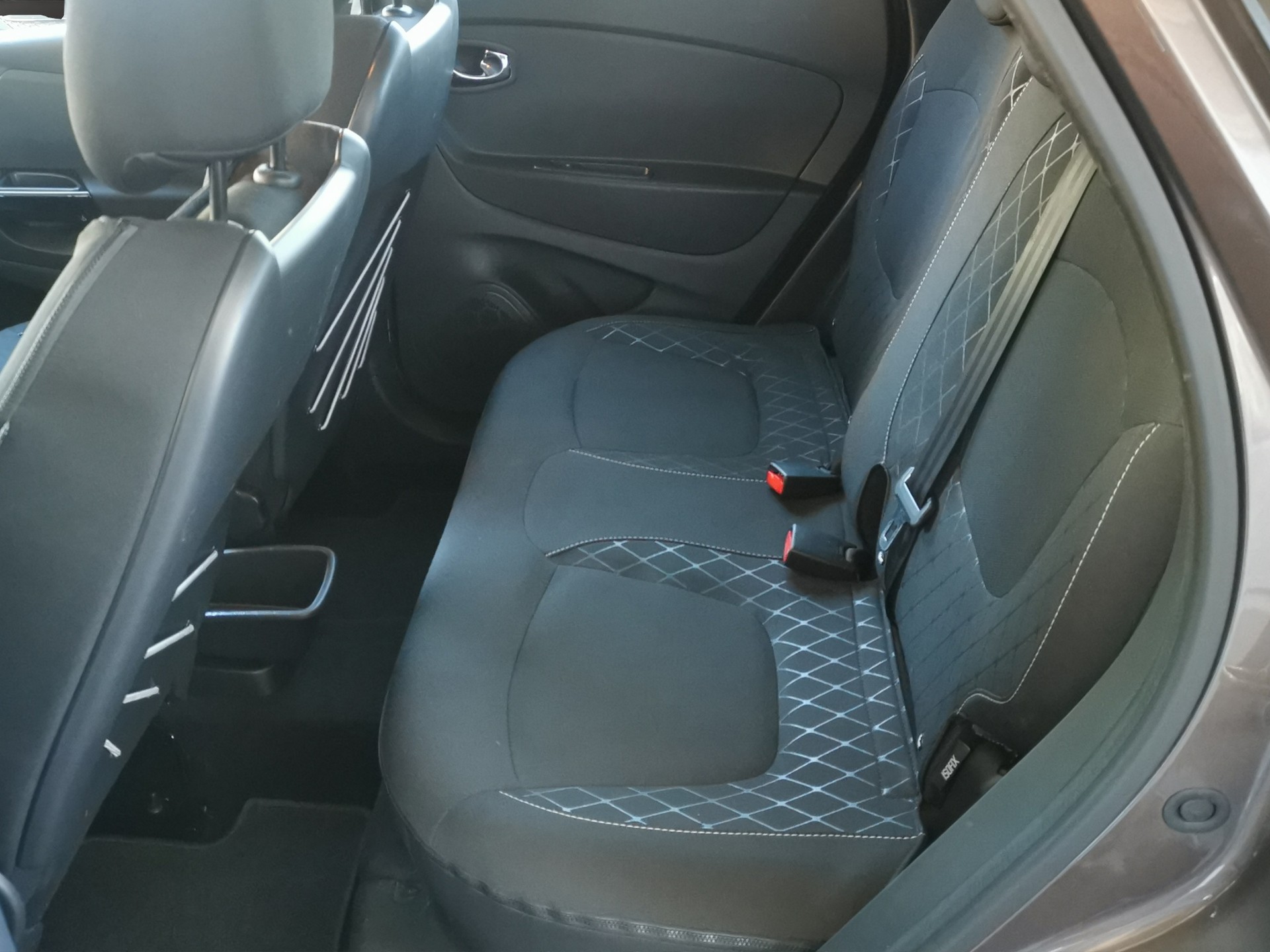 RENAULT Captur 1.2 T 16V Privilège EDC-image-12