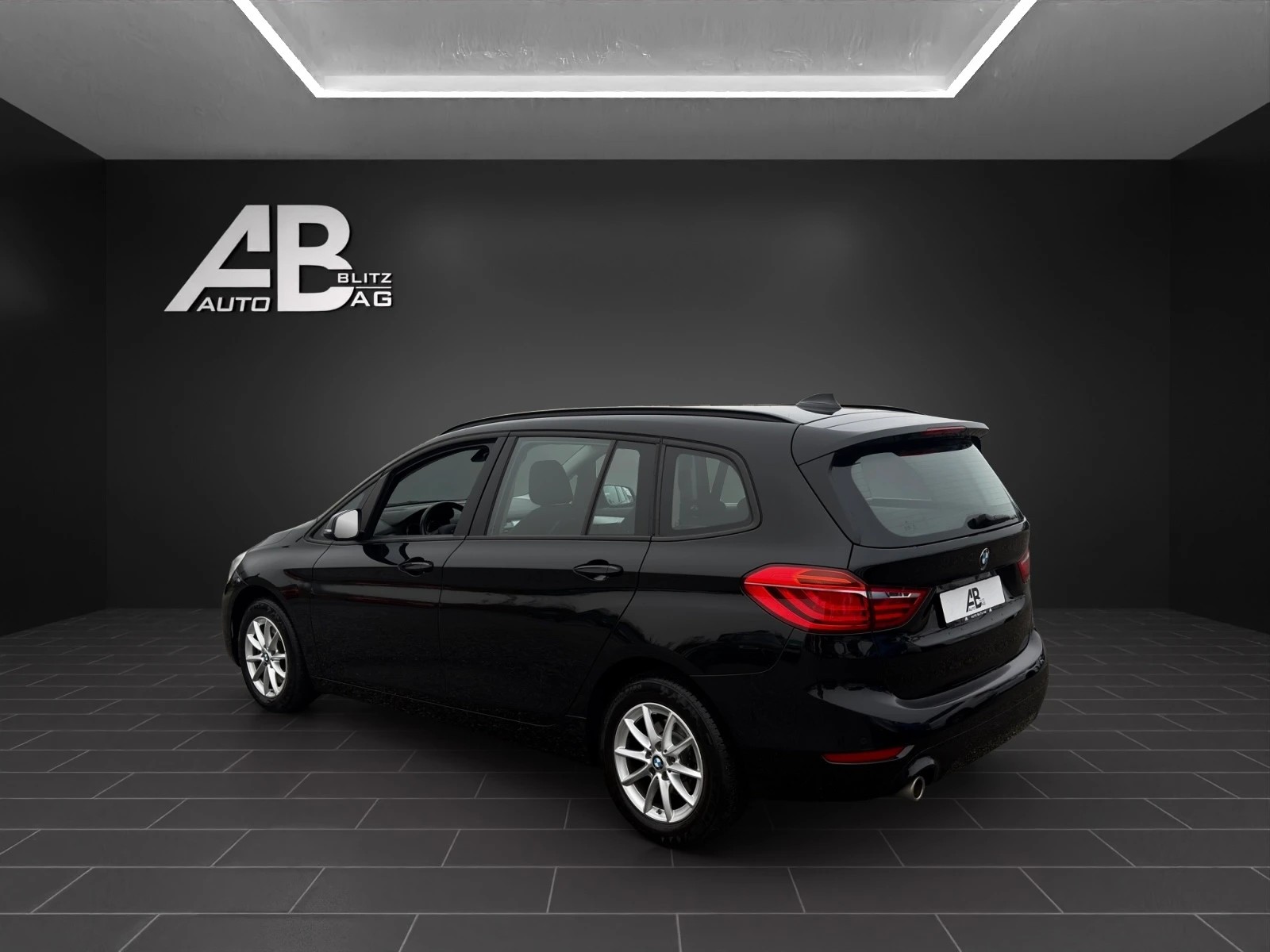 BMW 218i Gran Tourer Sport Line-showroom-element-2