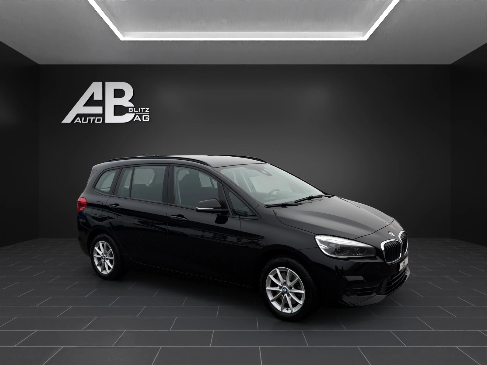 BMW 218i Gran Tourer Sport Line-image-5