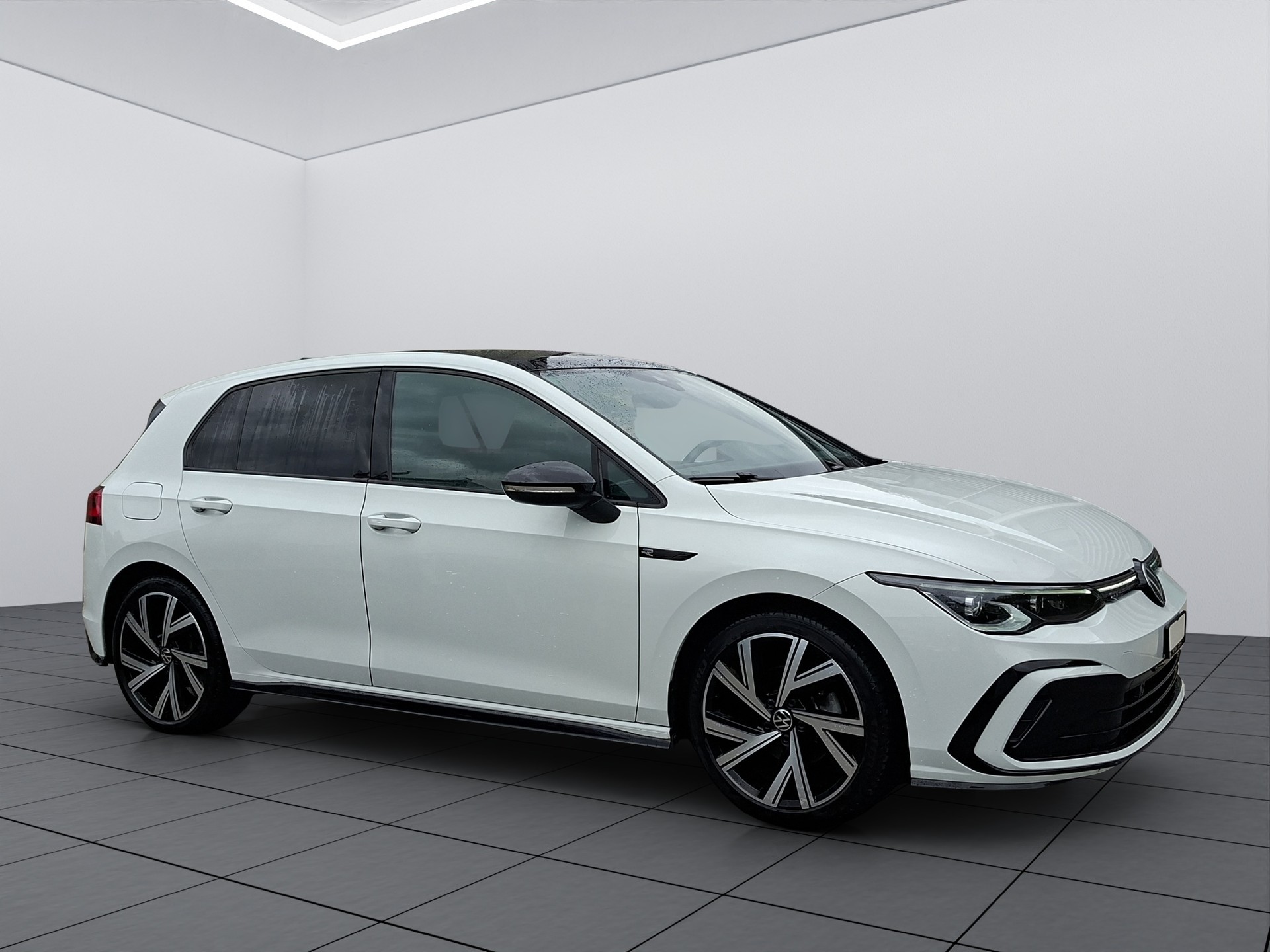 VW Golf 1.5 eTSI mHEV ACT R-Line DSG-image-6