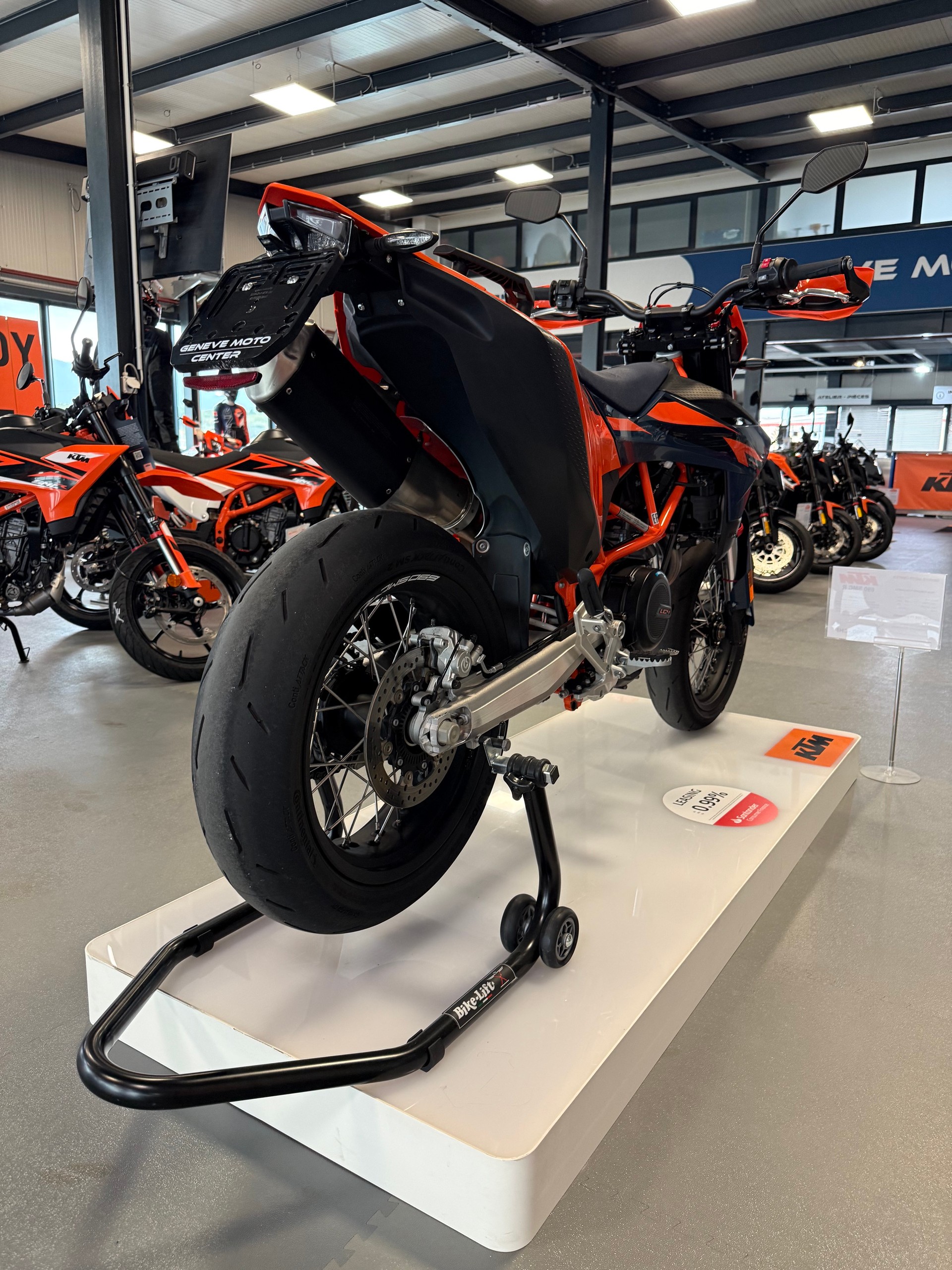KTM 690 SMC R-image-2