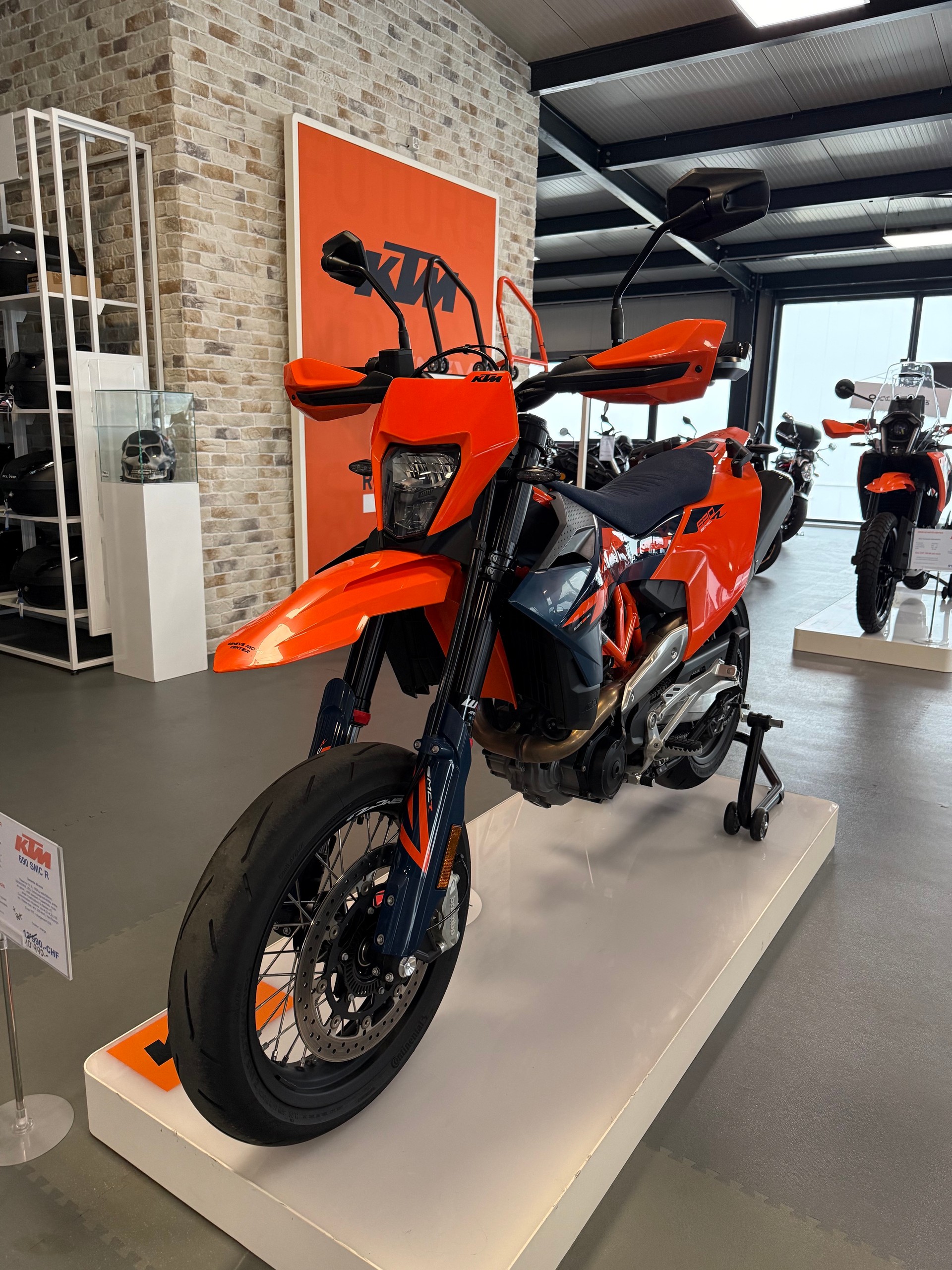 KTM 690 SMC R-image-1