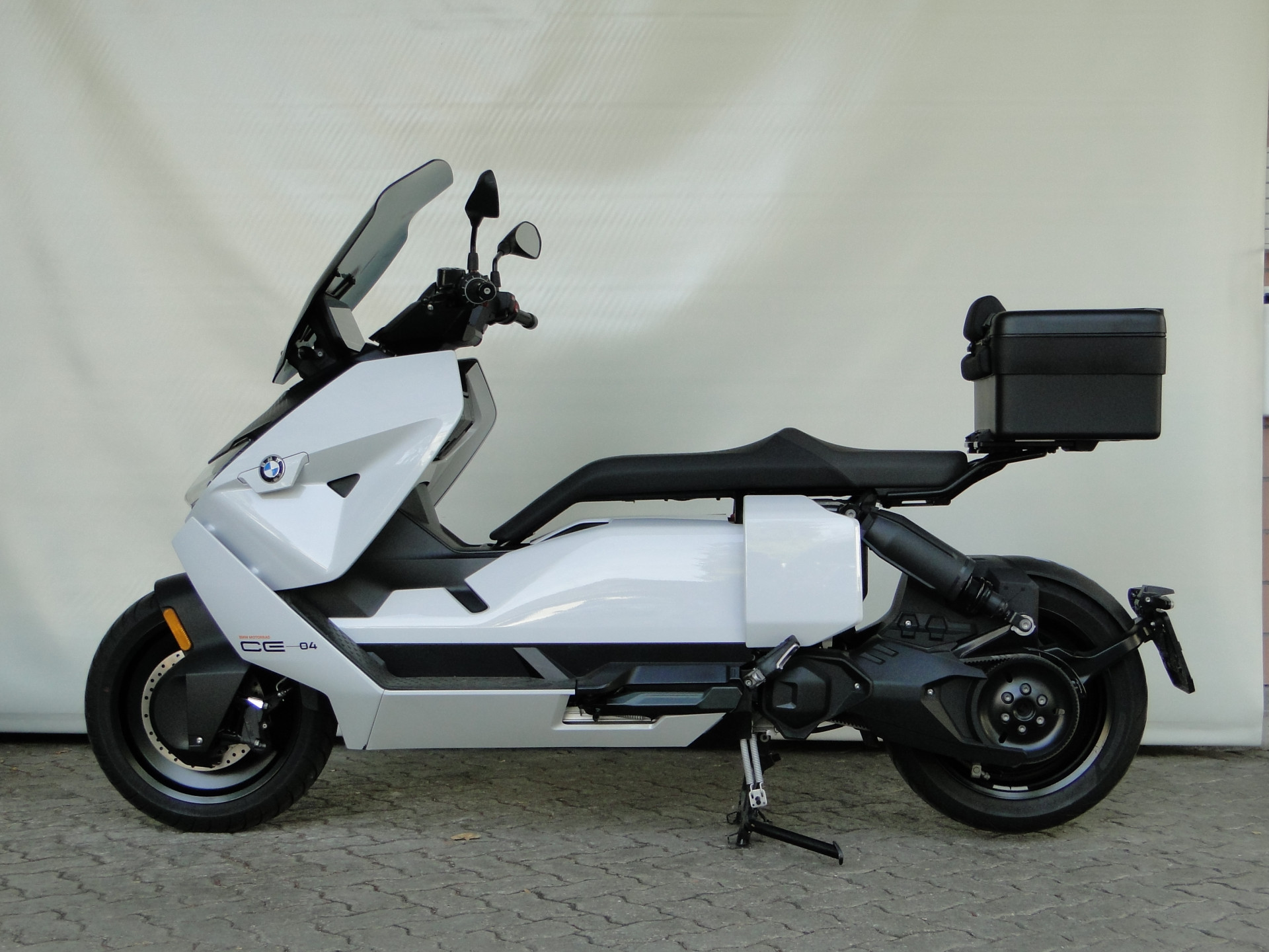 BMW CE 04 Quick Charger-image-0