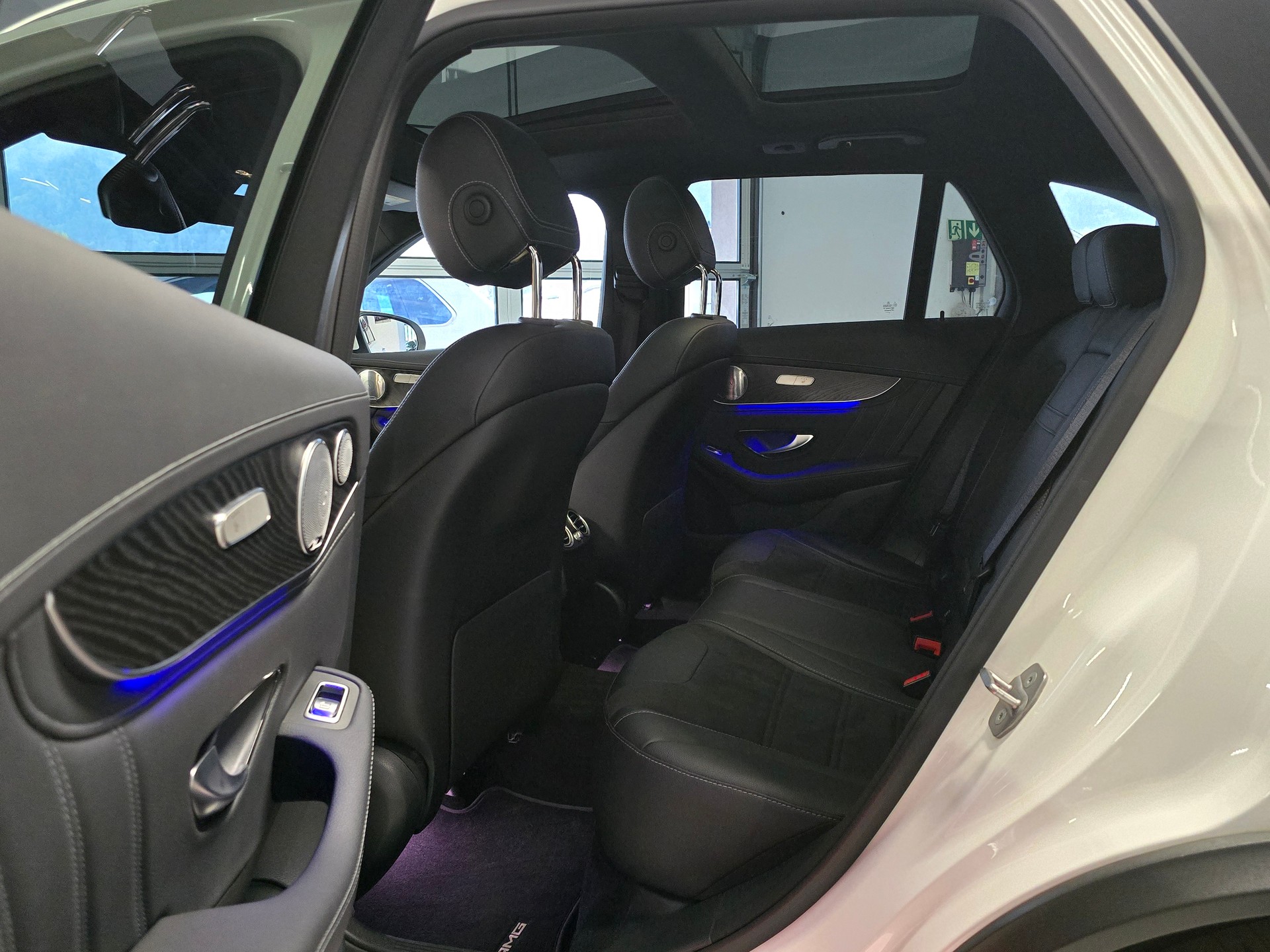 MERCEDES-BENZ GLC 63 AMG 4Matic+ 9G-Tronic-image-9