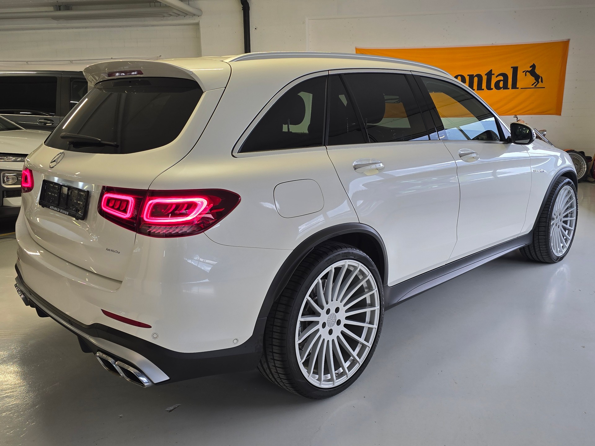 MERCEDES-BENZ GLC 63 AMG 4Matic+ 9G-Tronic-image-4