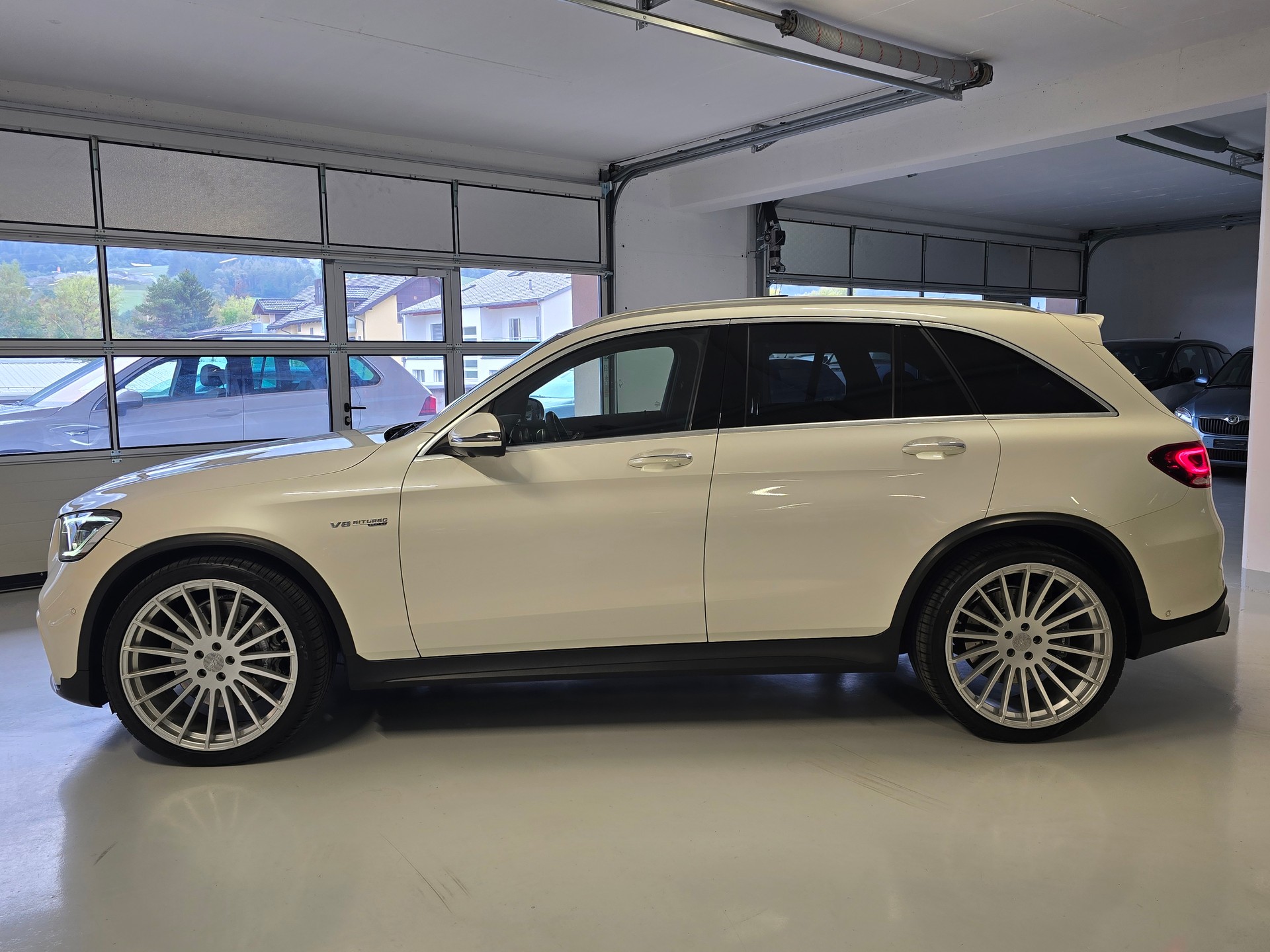 MERCEDES-BENZ GLC 63 AMG 4Matic+ 9G-Tronic-image-7
