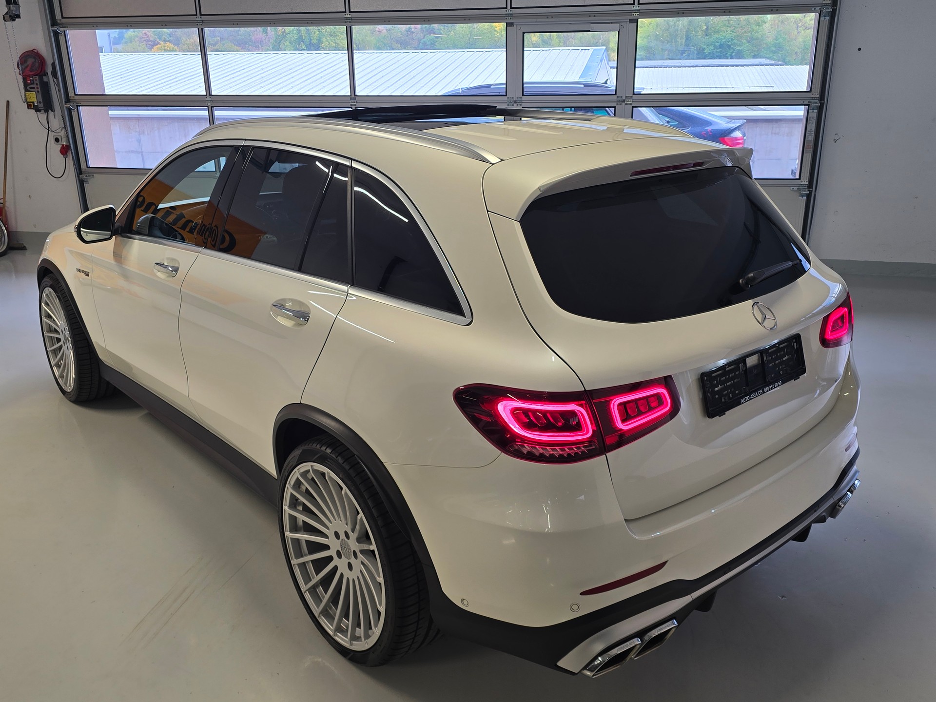 MERCEDES-BENZ GLC 63 AMG 4Matic+ 9G-Tronic-image-6
