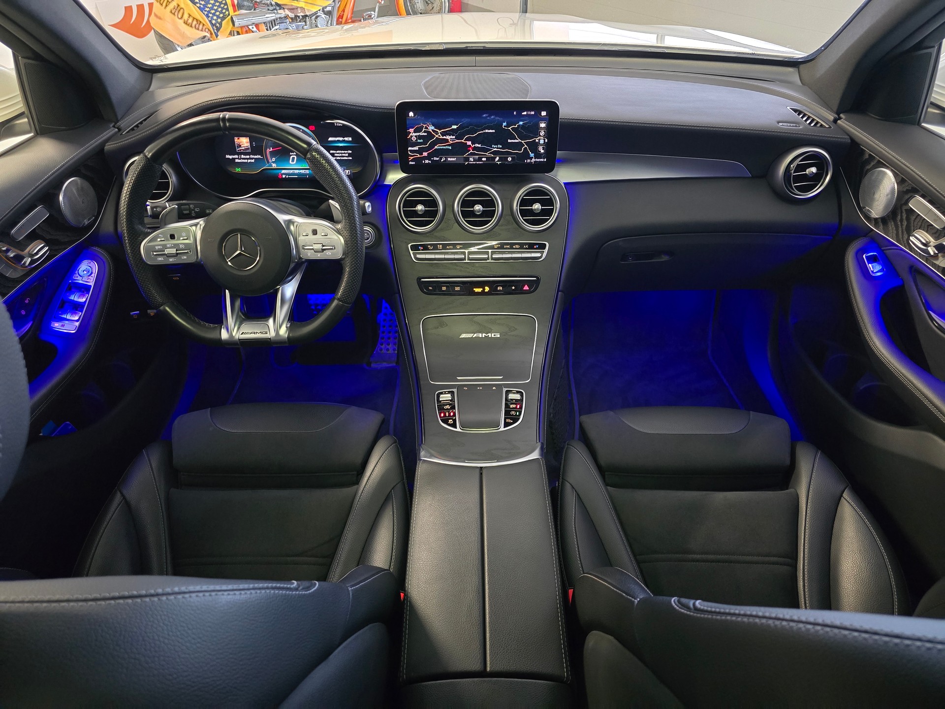 MERCEDES-BENZ GLC 63 AMG 4Matic+ 9G-Tronic-image-13