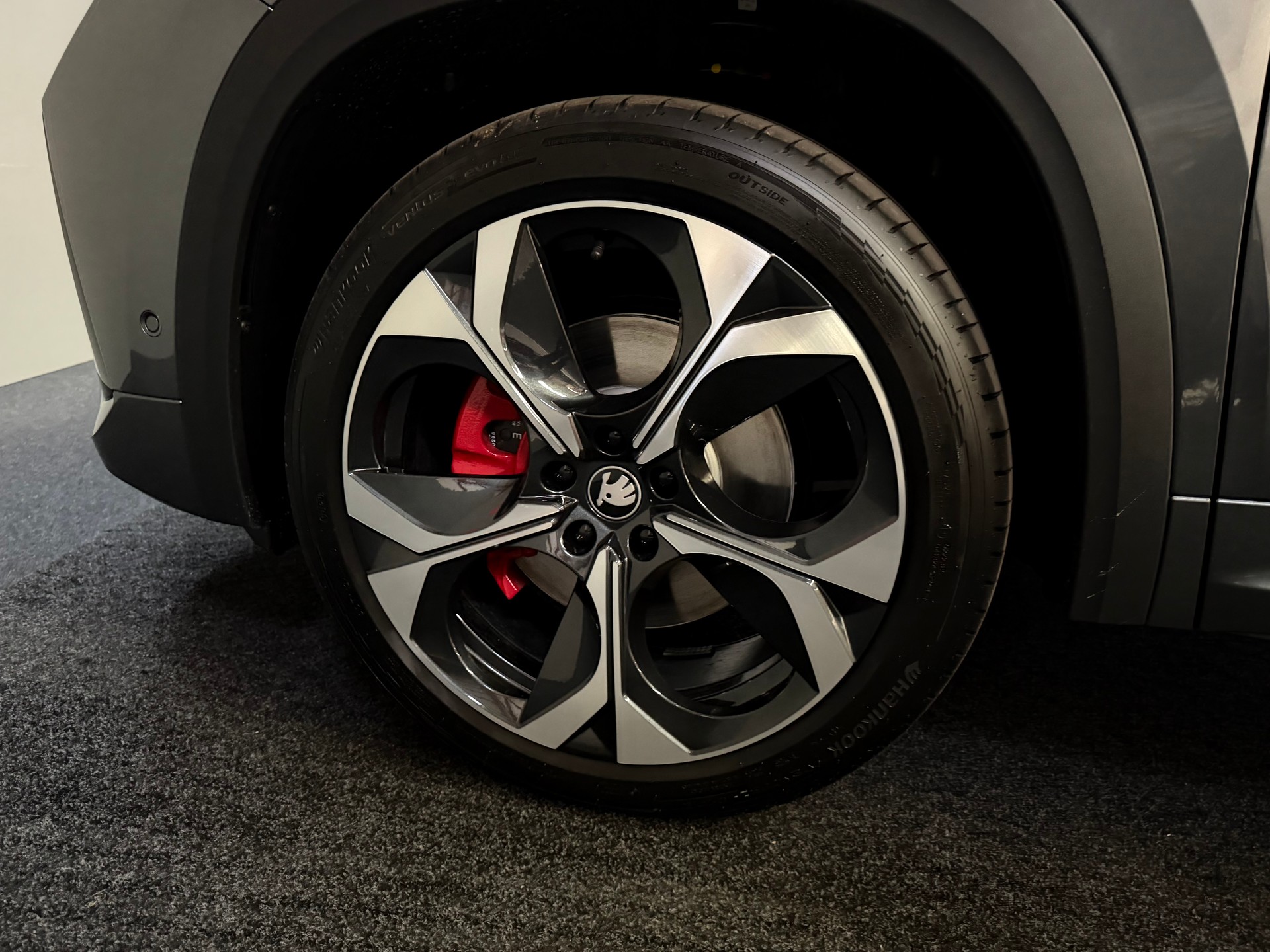 SKODA Kodiaq 2.0 TSI RS 4x4 7 Plätze-image-14