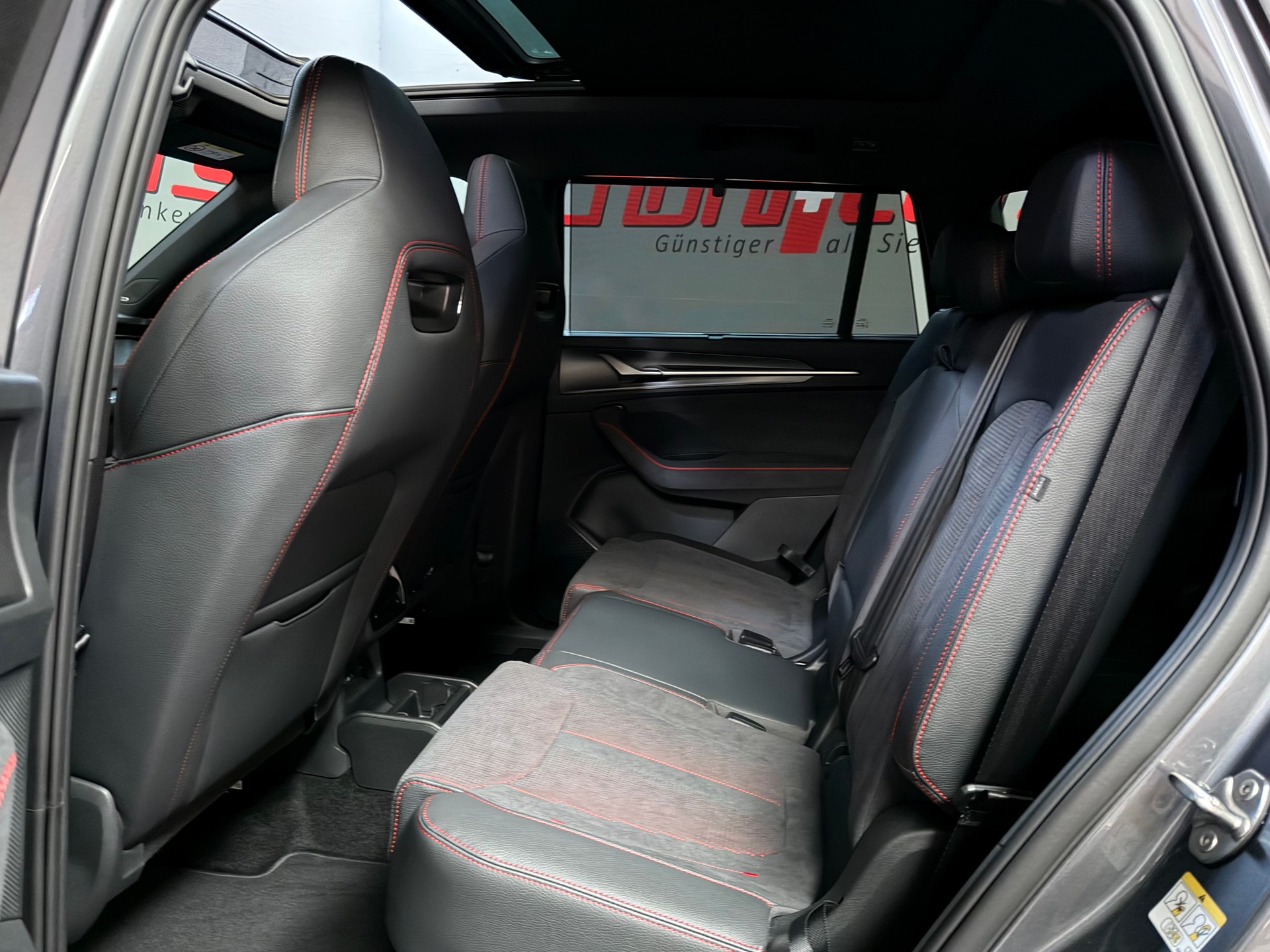 SKODA Kodiaq 2.0 TSI RS 4x4 7 Plätze-image-13