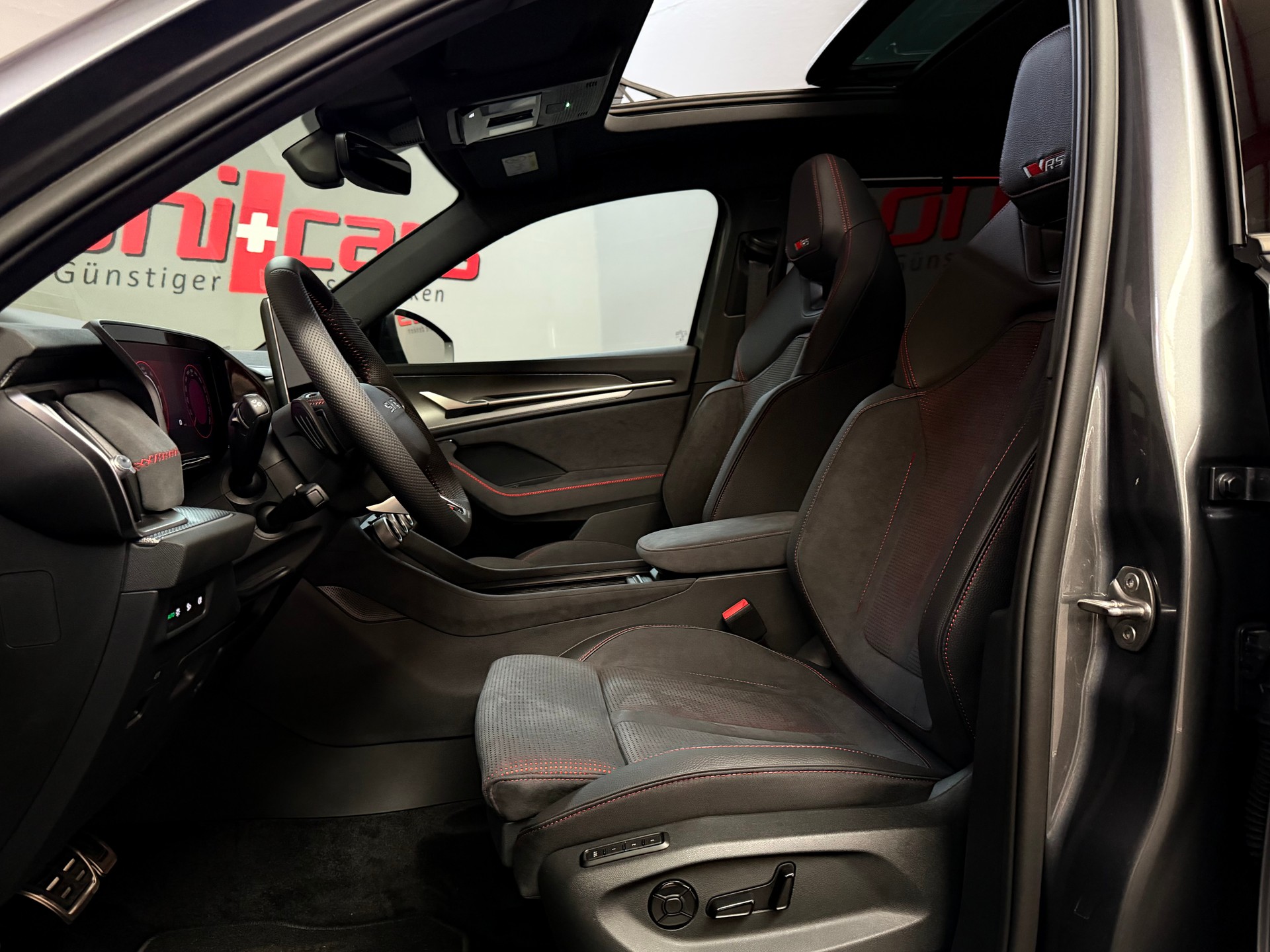 SKODA Kodiaq 2.0 TSI RS 4x4 7 Plätze-image-11