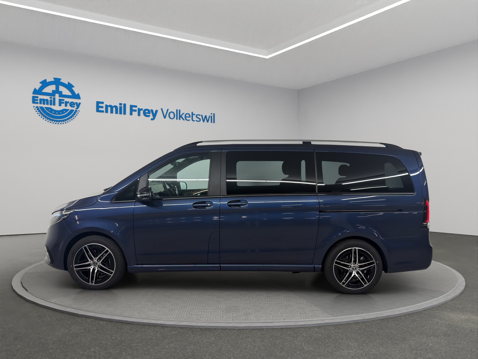 MERCEDES-BENZ V 300 d Swiss Ed. lang 4matic Van-showroom-element-1